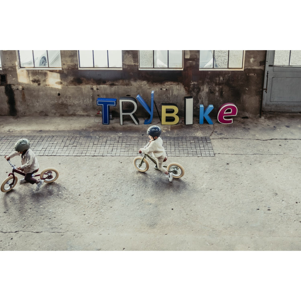 Trybike in steel, 2 wheels, Vintage Red