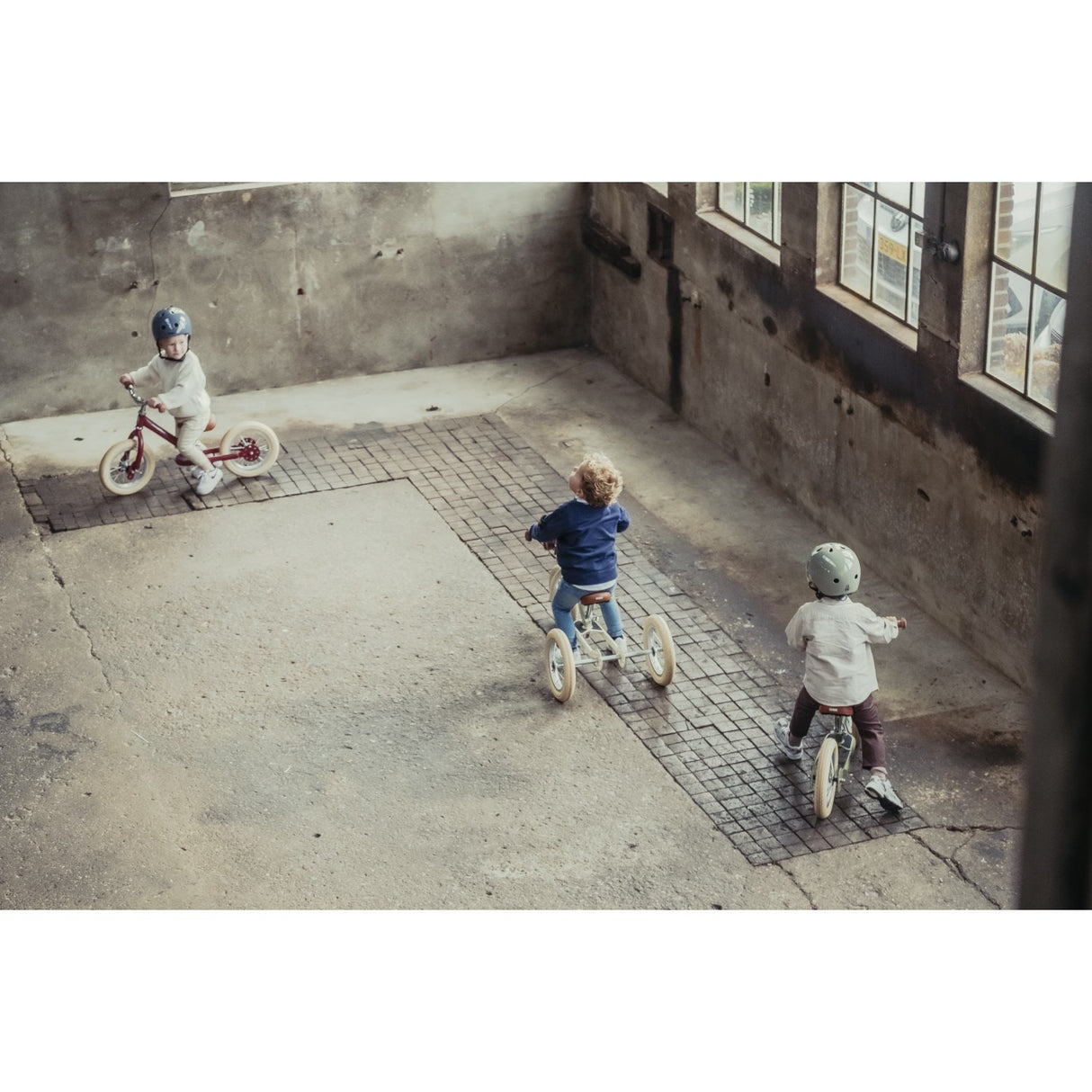 Trybike in steel, 2 wheels, Vintage Red