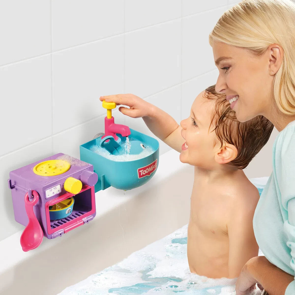 TOMY Toomies Bubble & Bake Kitchen in the Bath