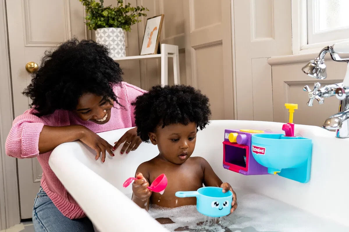 TOMY Toomies Bubble & Bake Kitchen in the Bath