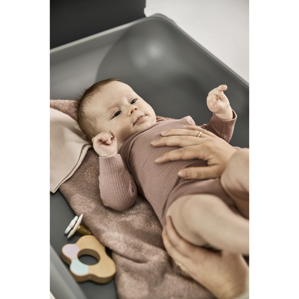 Leander Wally Wall Mounted Changing Table Dusty Grey