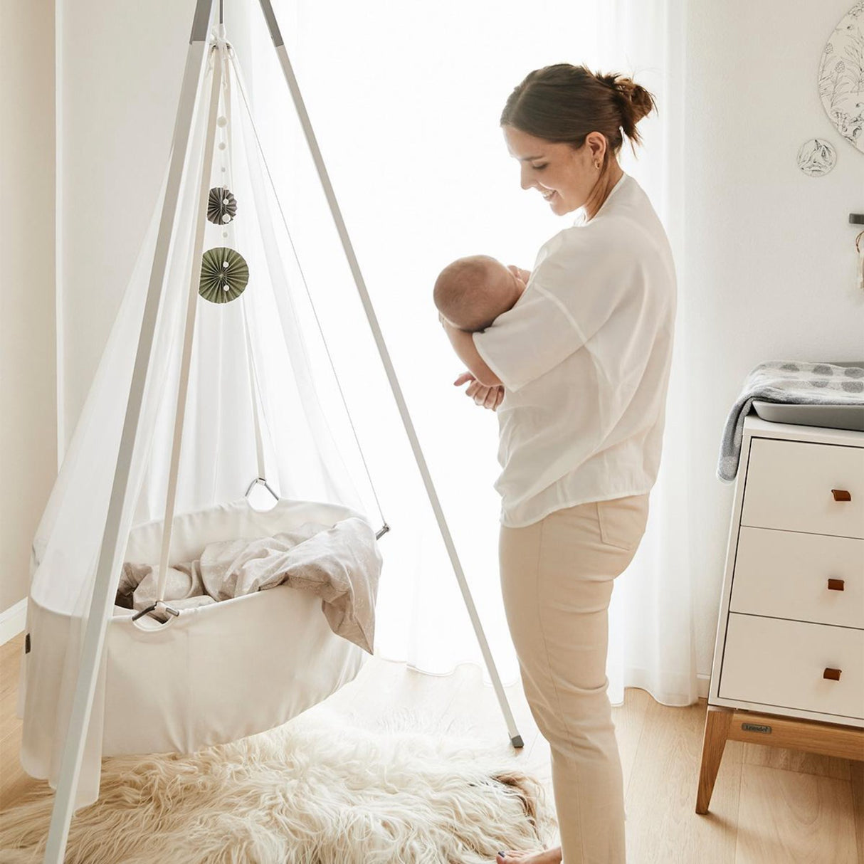 Leander Classic™ Cradle with Mattress, White