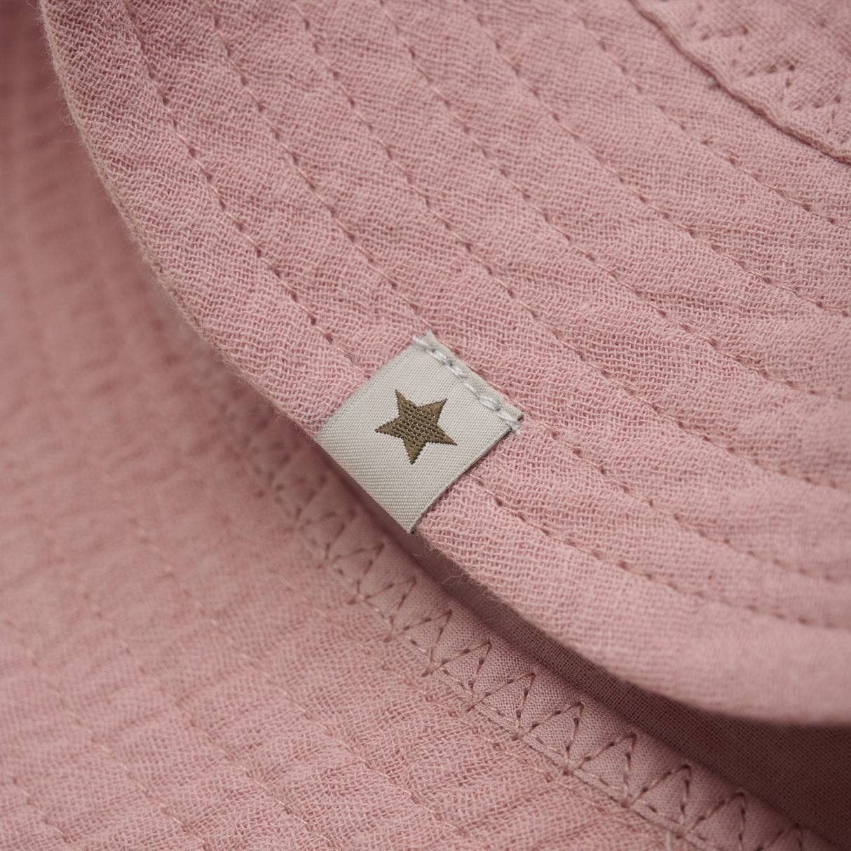 Huttelihut Ash Rose Bucket Hat Muslin