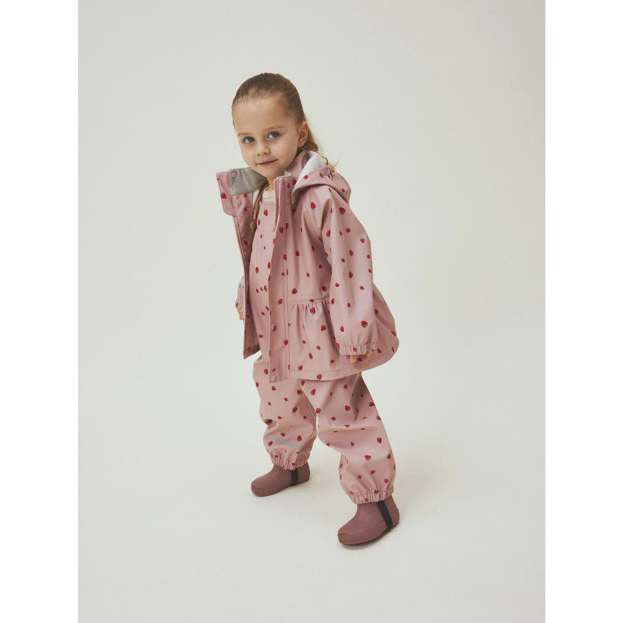 Name It Pale Mauve Strawberry Dry10 Rain Set AOP Fo