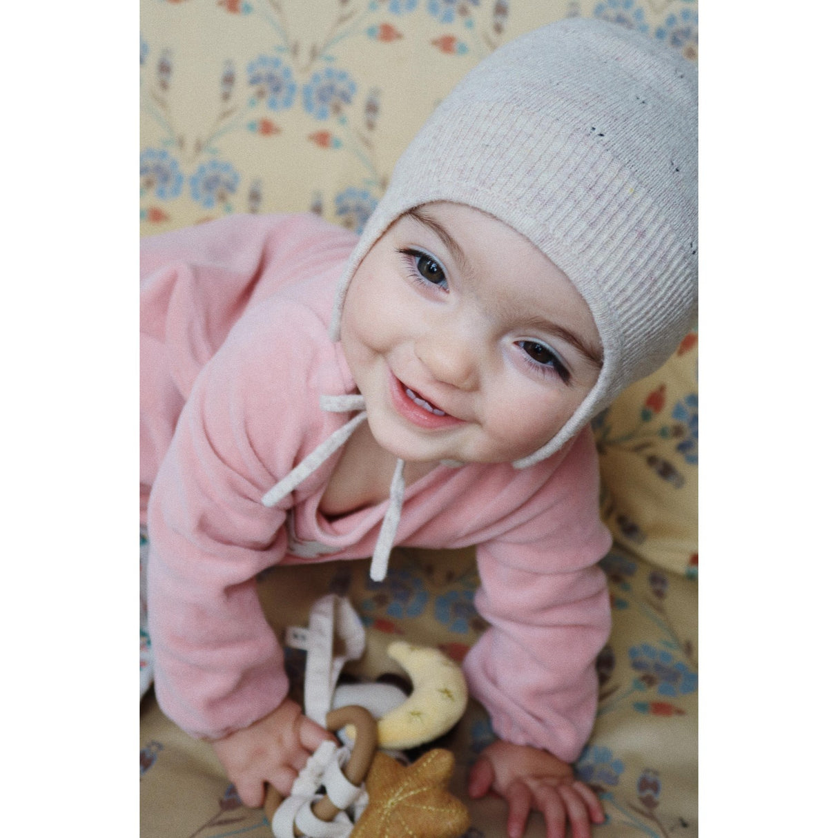 Konges Sløjd Off White Melange Pointelle Mino Knit Helmet