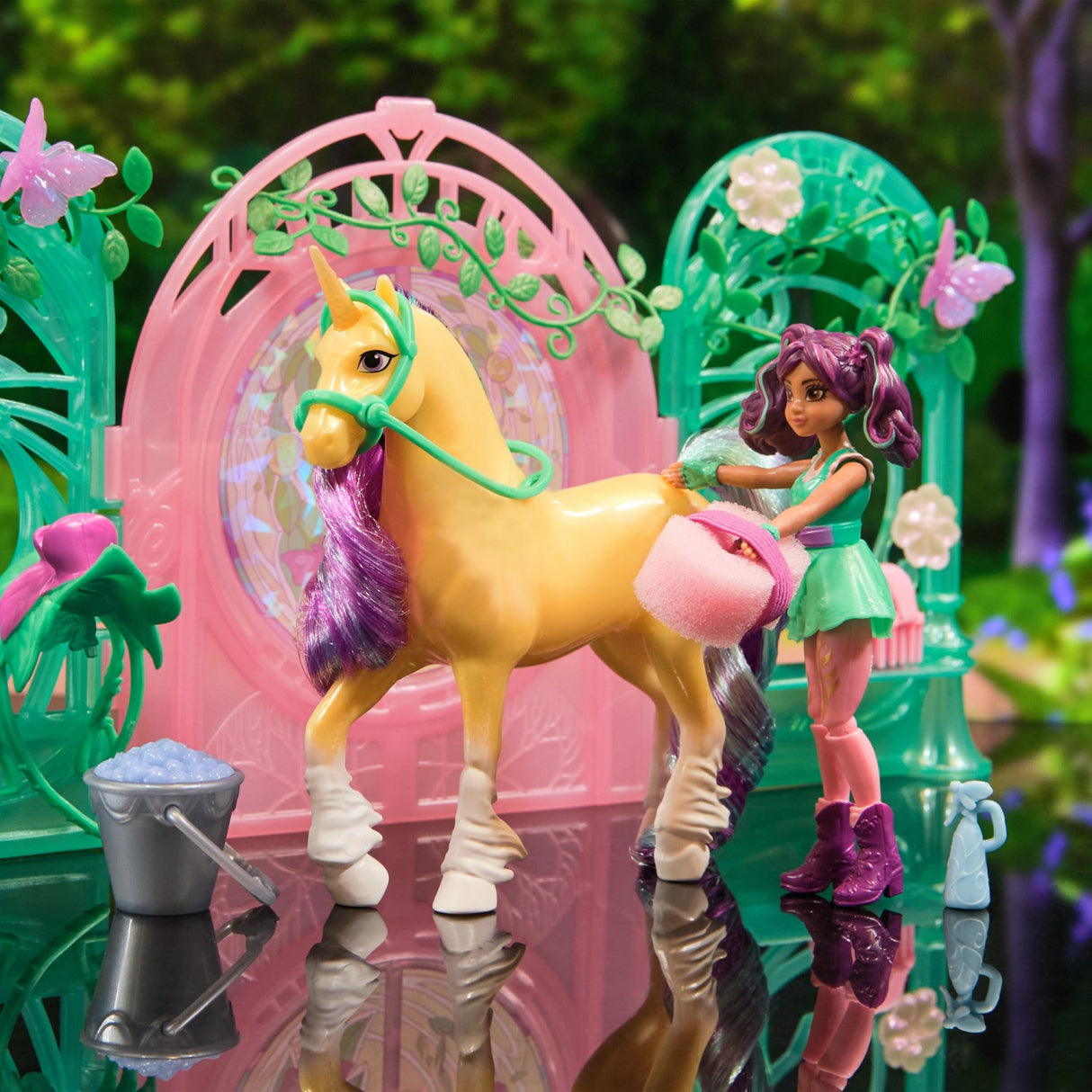 Unicorn Academy Ava & Leaf Stall Playset