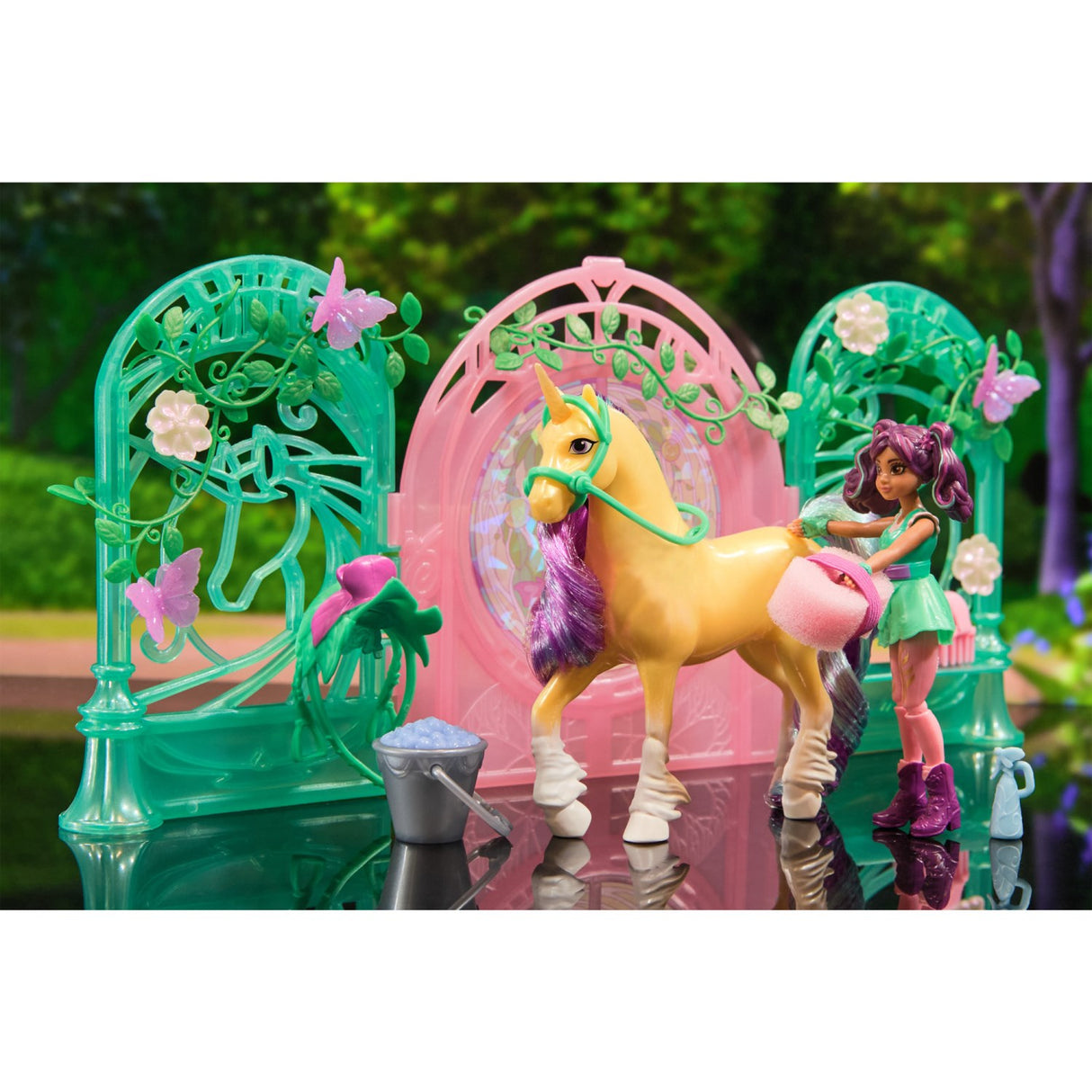Unicorn Academy Ava & Leaf Stall Playset