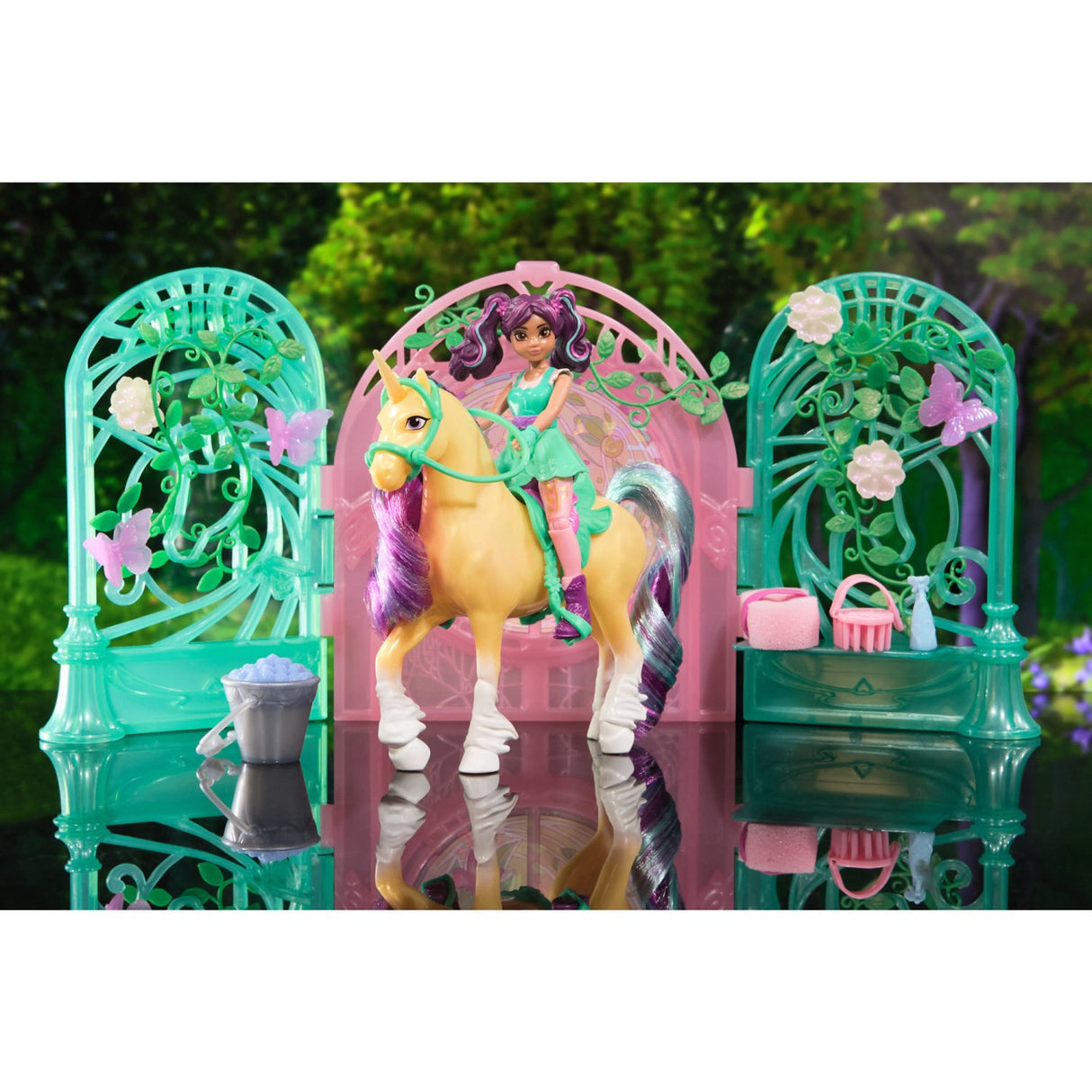 Unicorn Academy Ava & Leaf Stall Playset