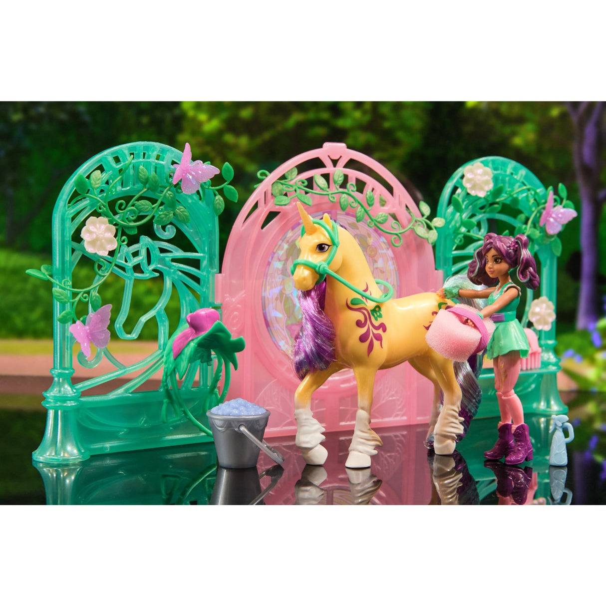Unicorn Academy Ava & Leaf Stall Playset