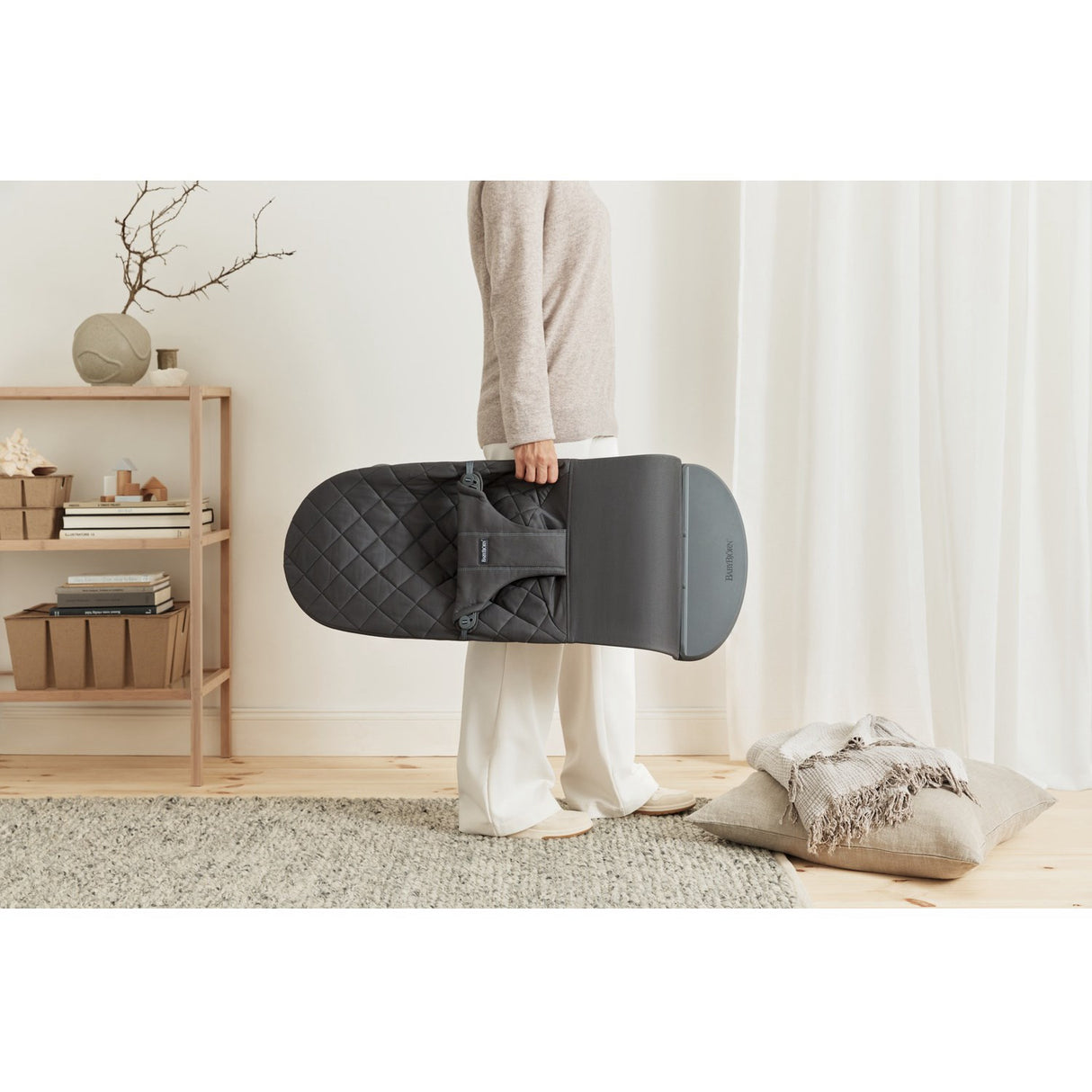 BabyBjörn Anthracite Grey Bouncer Bliss Classic Quilt