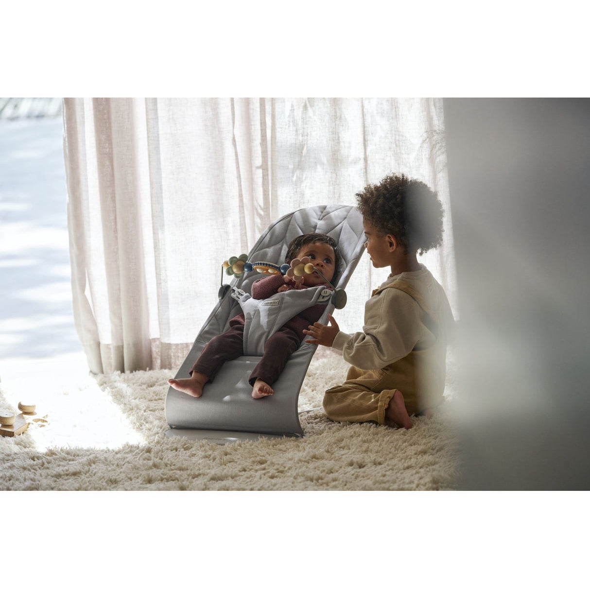 BabyBjörn Light Grey Bouncer Bliss Flower Leaf Quilt