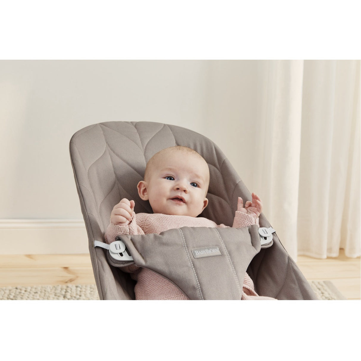 BabyBjörn Sand Grey Bouncer Bliss Flower Leaf Quilt
