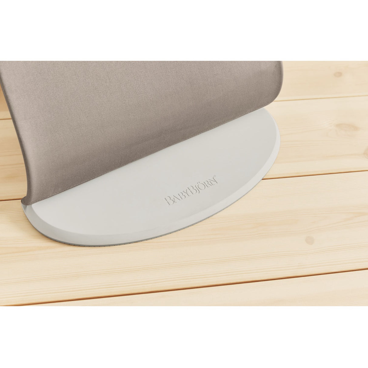 BabyBjörn Sand Grey Bouncer Bliss Flower Leaf Quilt