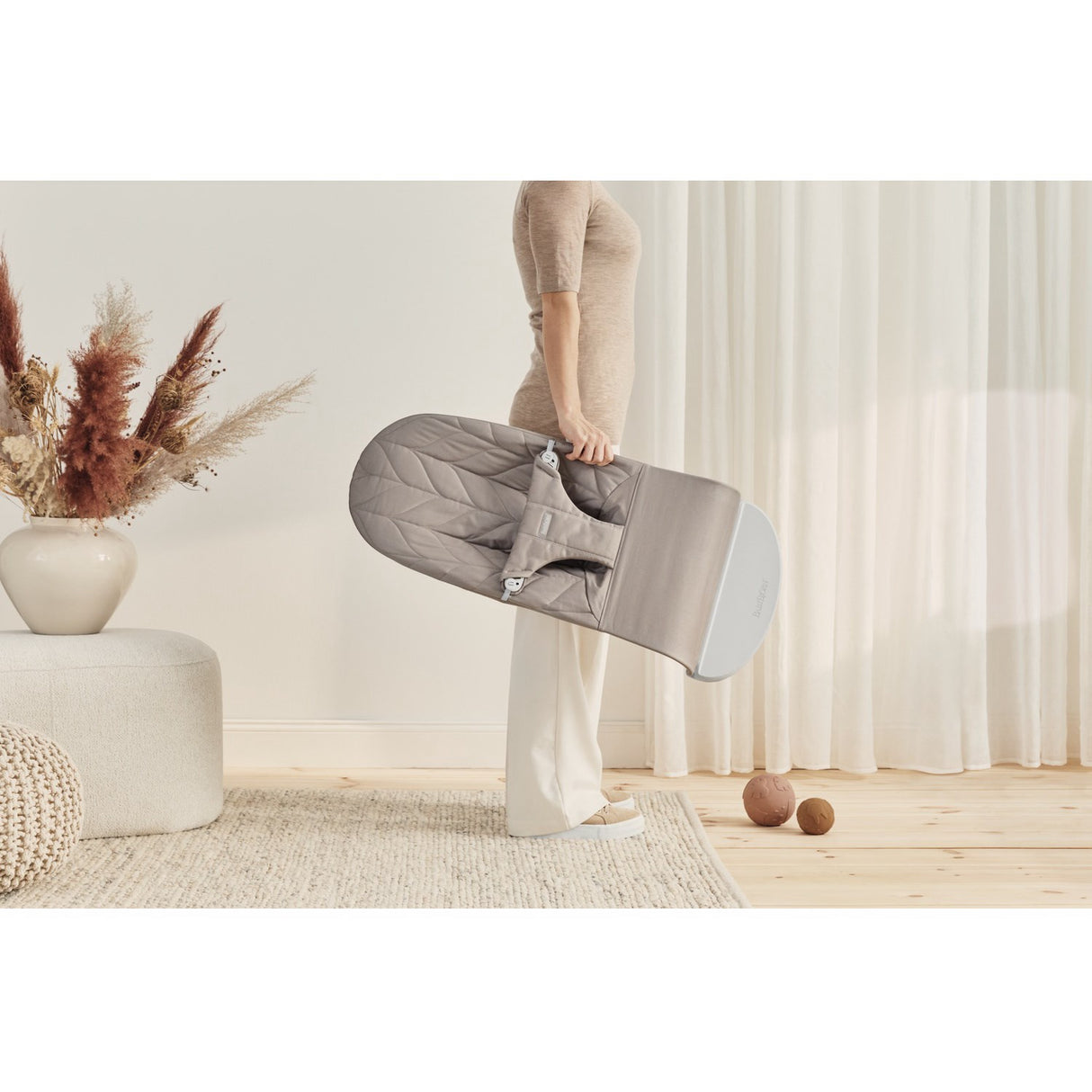 BabyBjörn Sand Grey Bouncer Bliss Flower Leaf Quilt