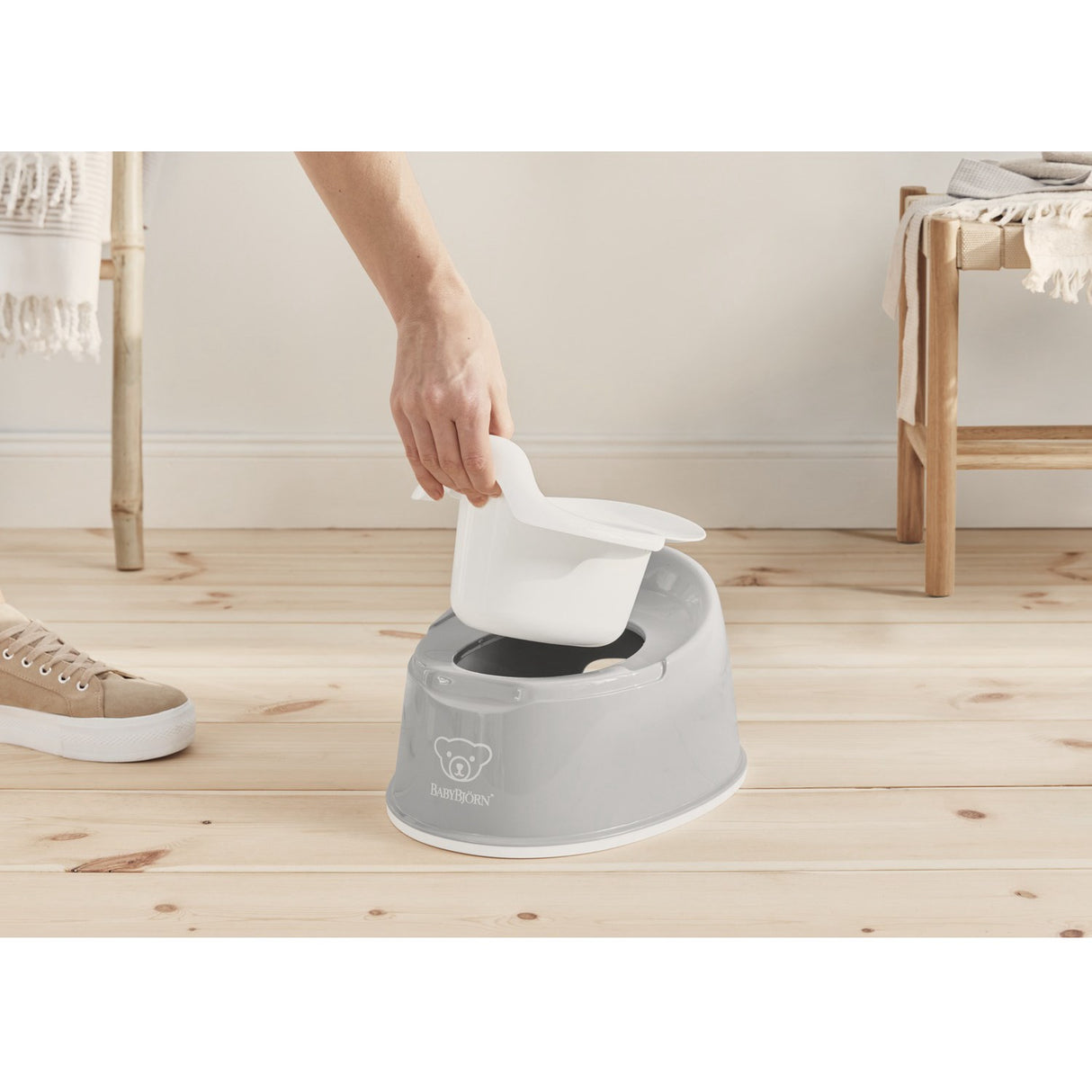 BabyBjörn Grey/White Smart Potty
