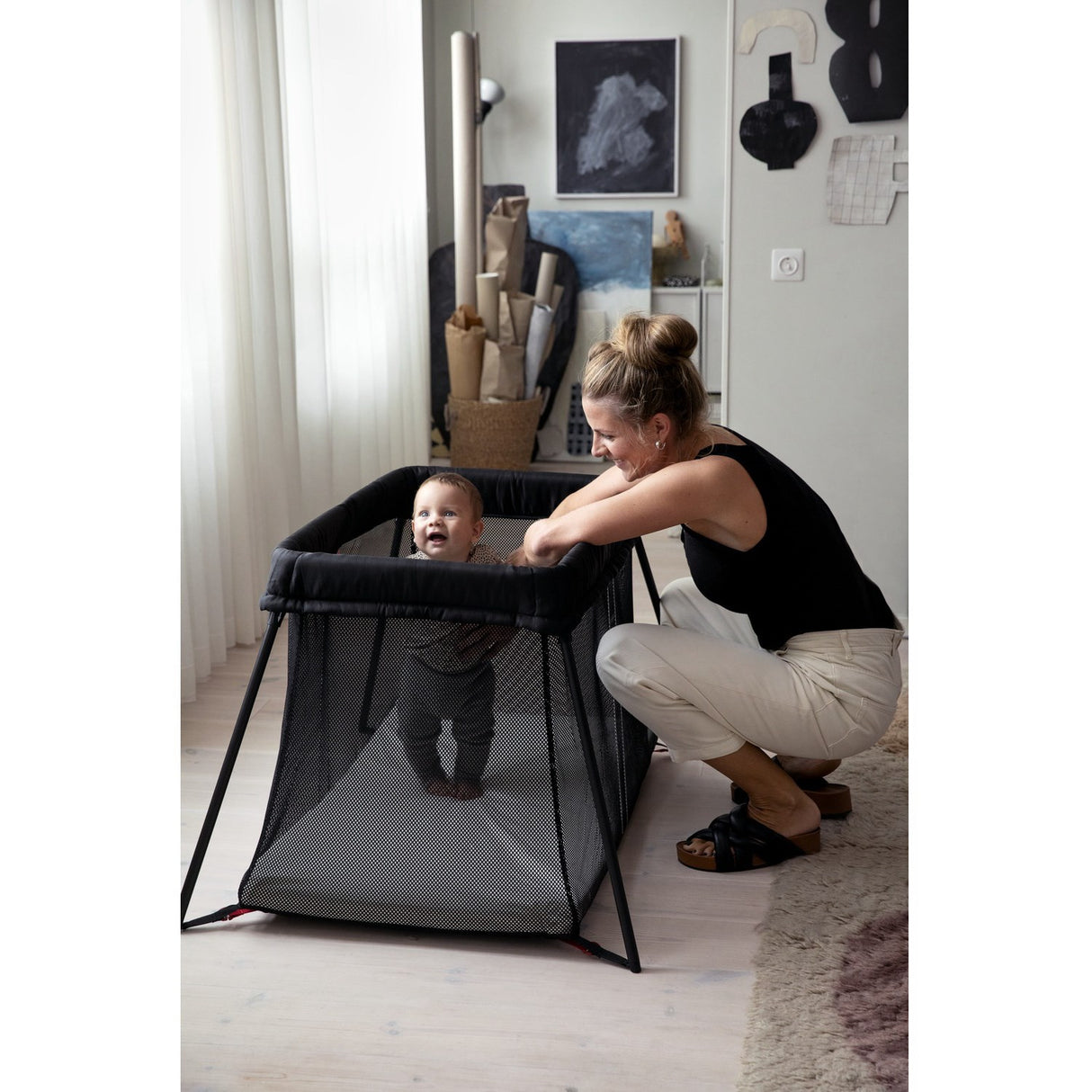 BabyBjörn Black Travel Cot Light With Fitted Sheet