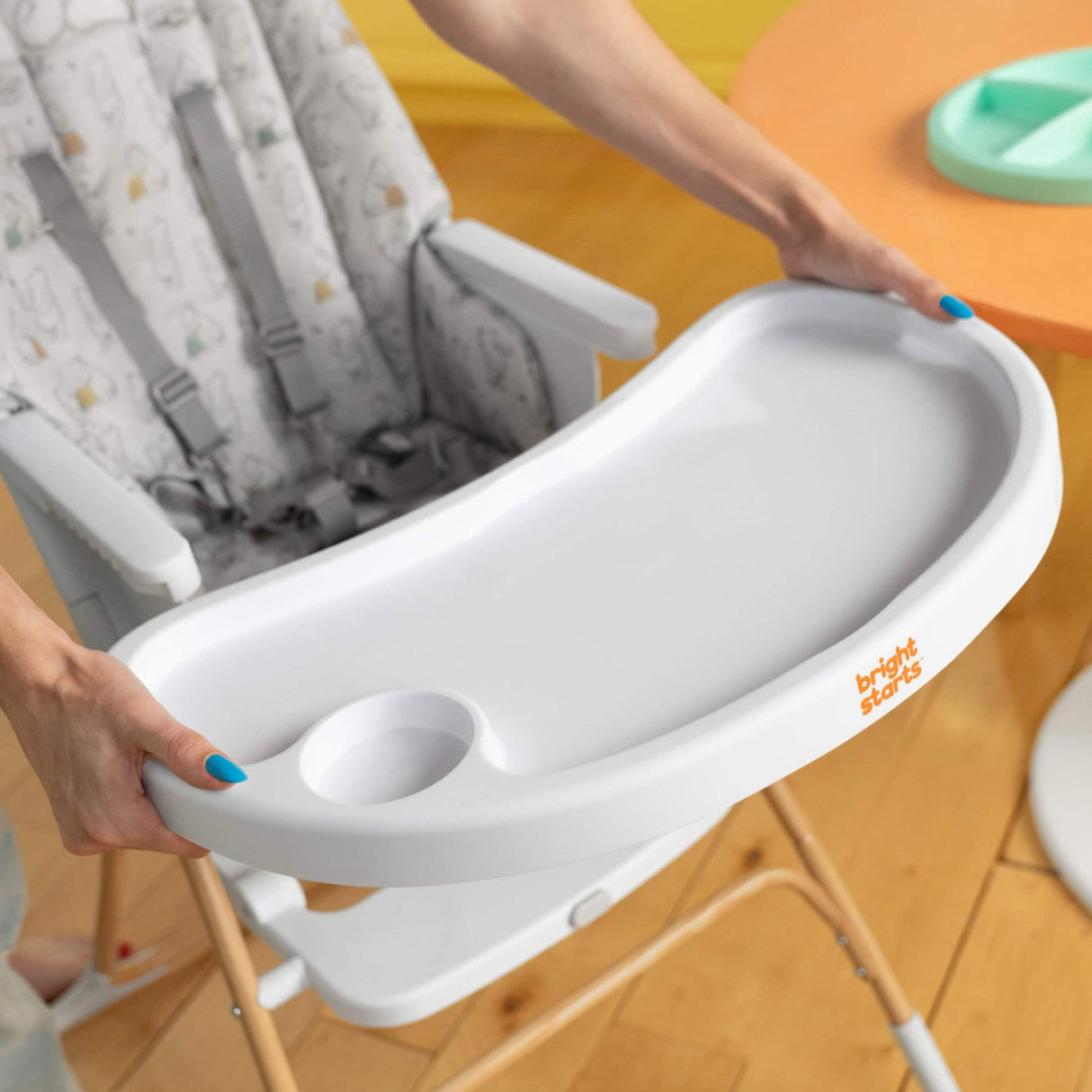 Bright Starts Winnie The Pooh Classic Pals™ Compact Folding High Chair