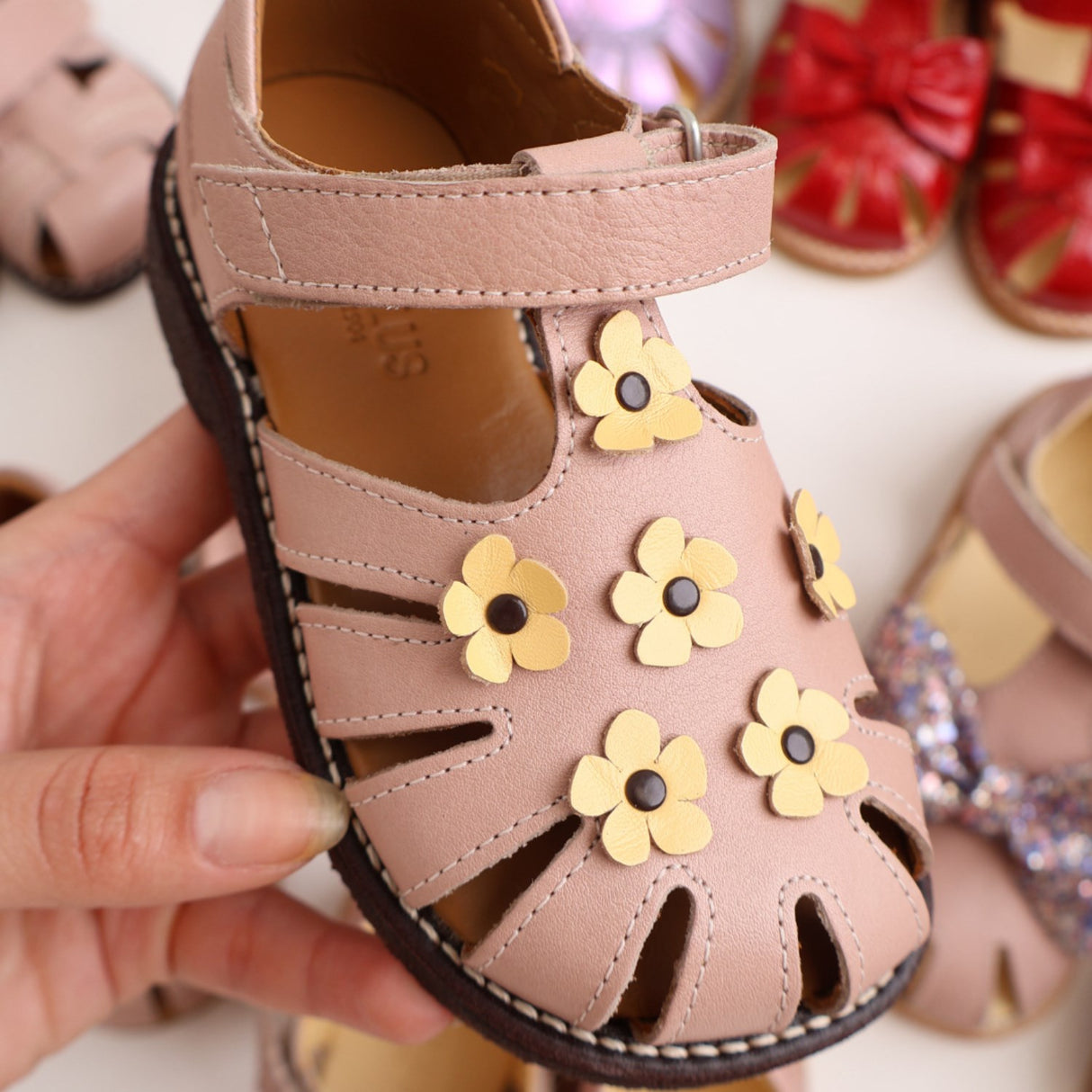 Angulus Rosebud/Mellow Yellow Sandal Med Blomsterapplikationer