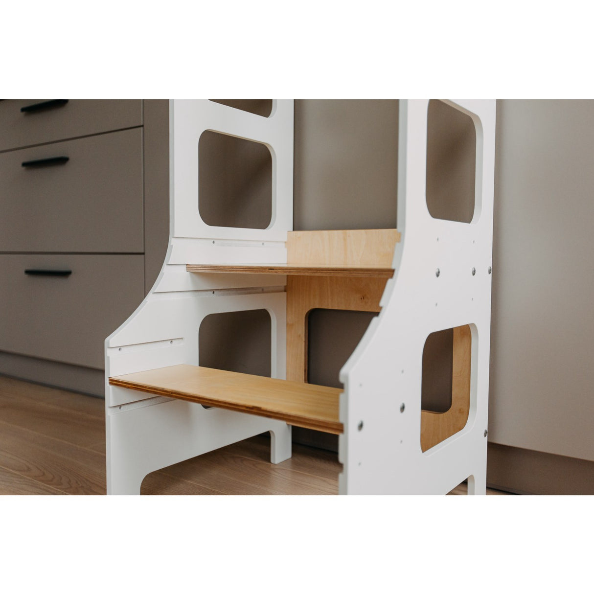 Duck Woodworks Adjustable Kitchen Tower White