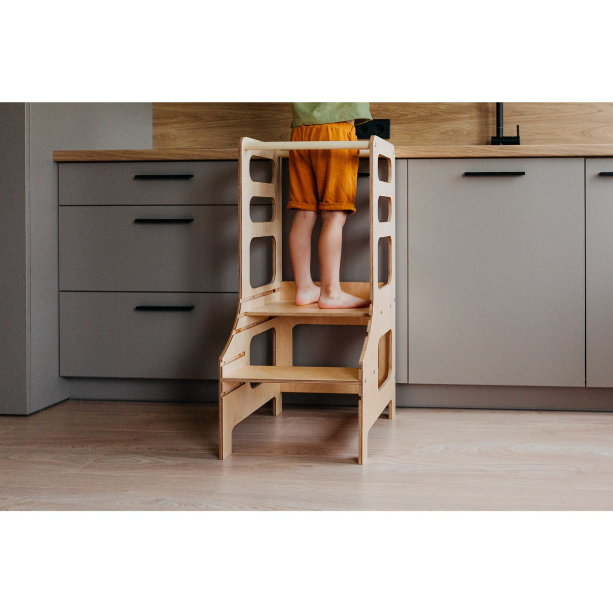 Duck Woodworks Adjustable Kitchen Tower Natural