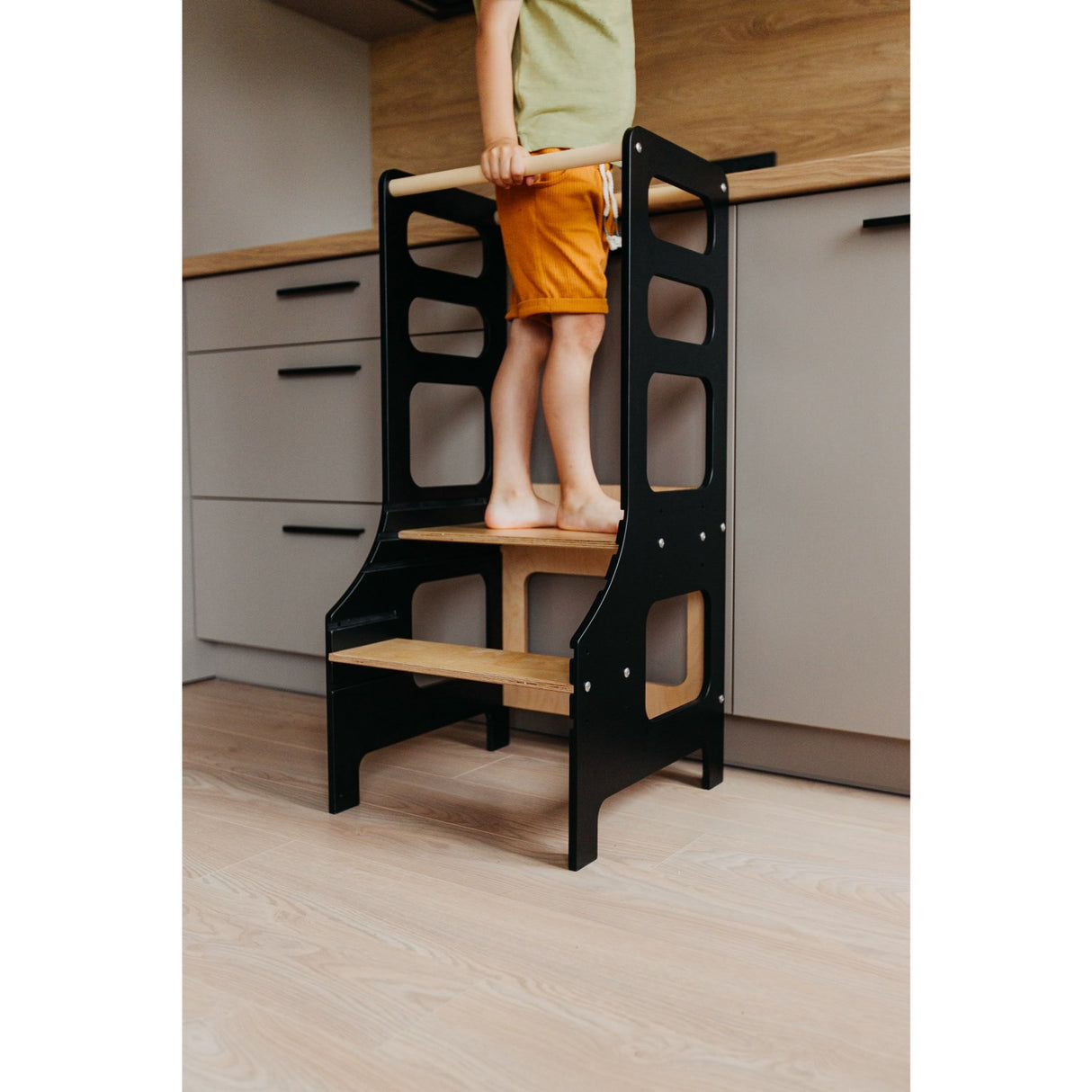 Duck Woodworks Adjustable Kitchen Tower Black