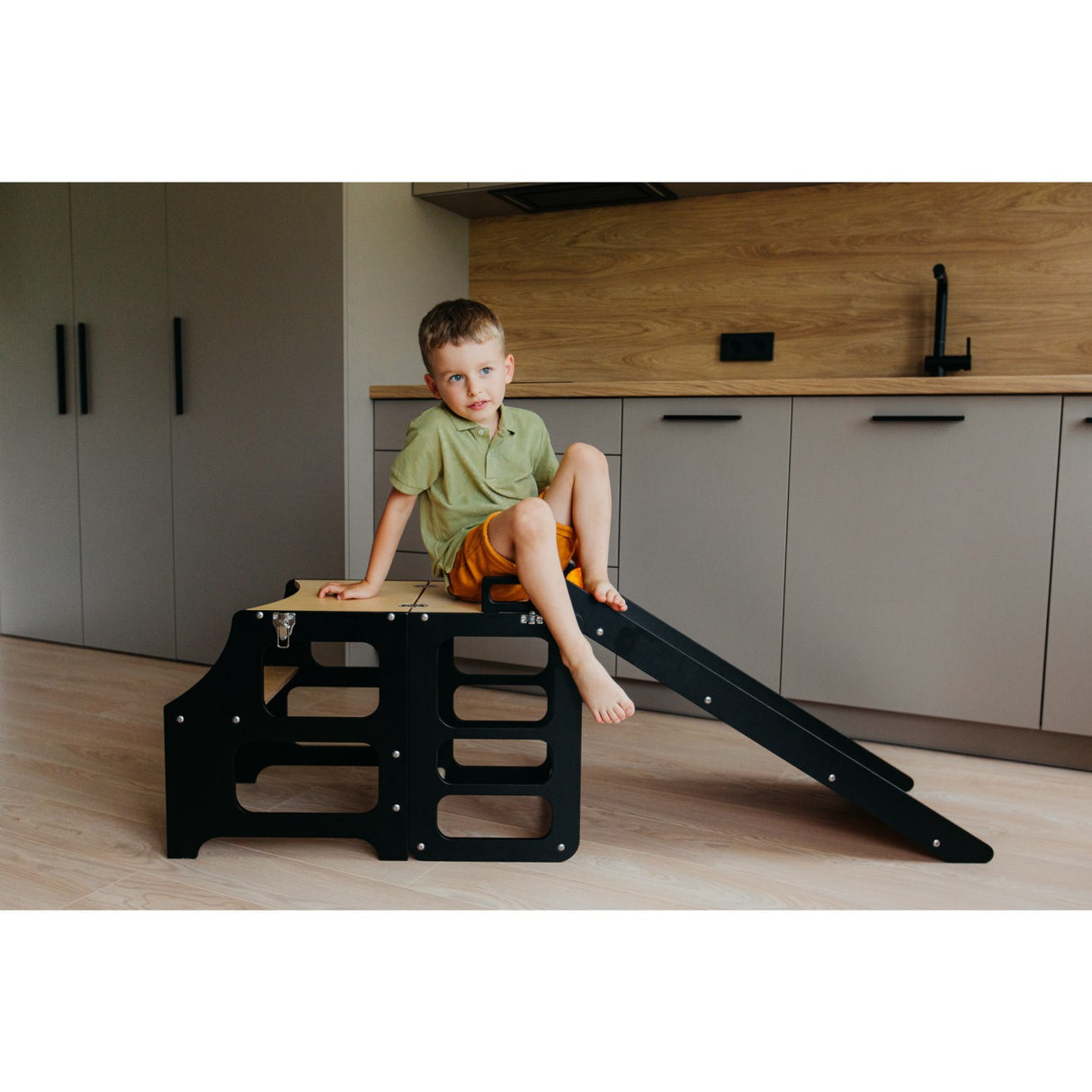 Duck Woodworks Foldable Kitchen Tower w. Slide Black