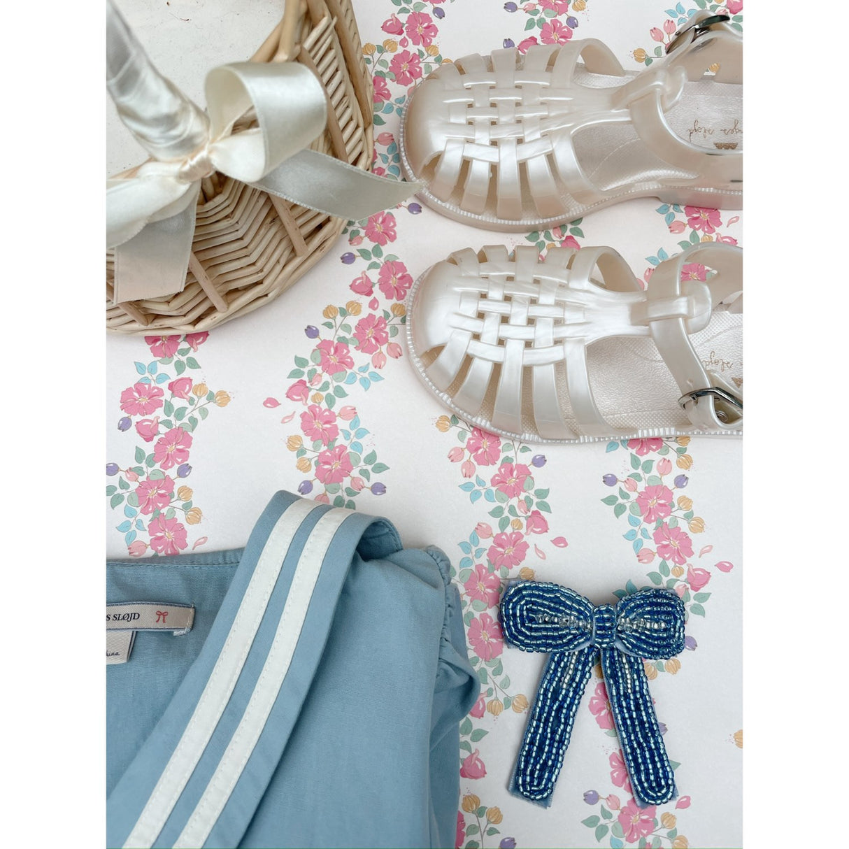 Konges Sløjd Ashley Blue Celebration Pearl Bow Hair Clip