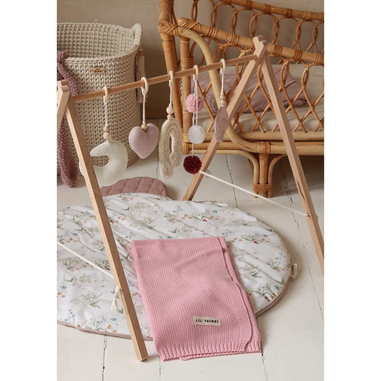 Woobiboo With Pink Baby Gym With Hangers