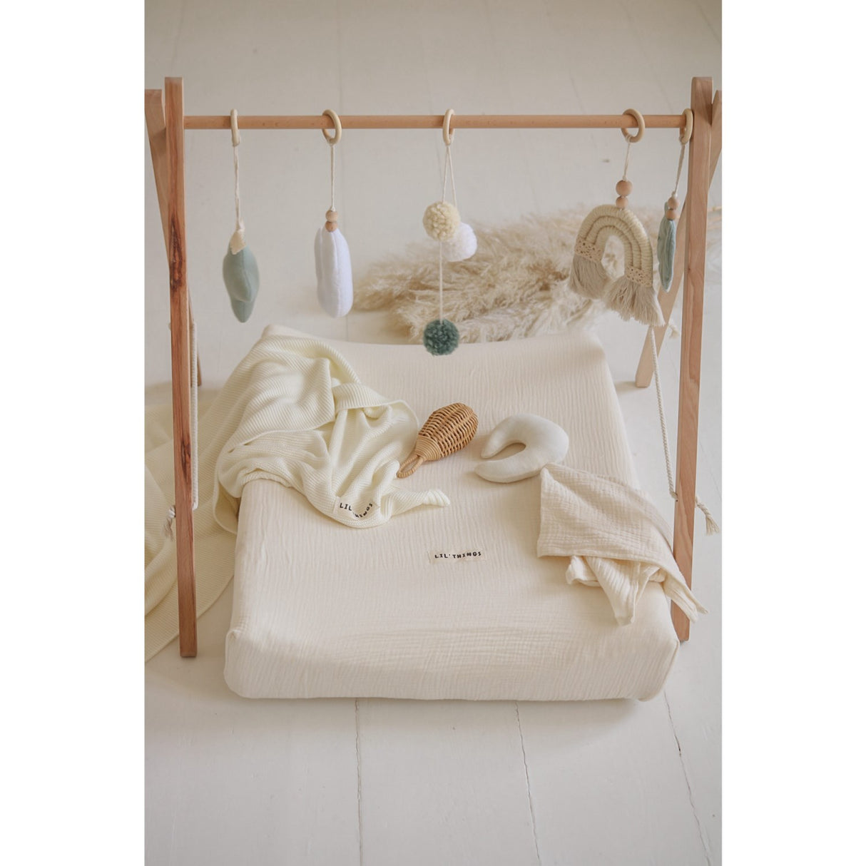 Woobiboo With Mint Baby Gym With Hangers