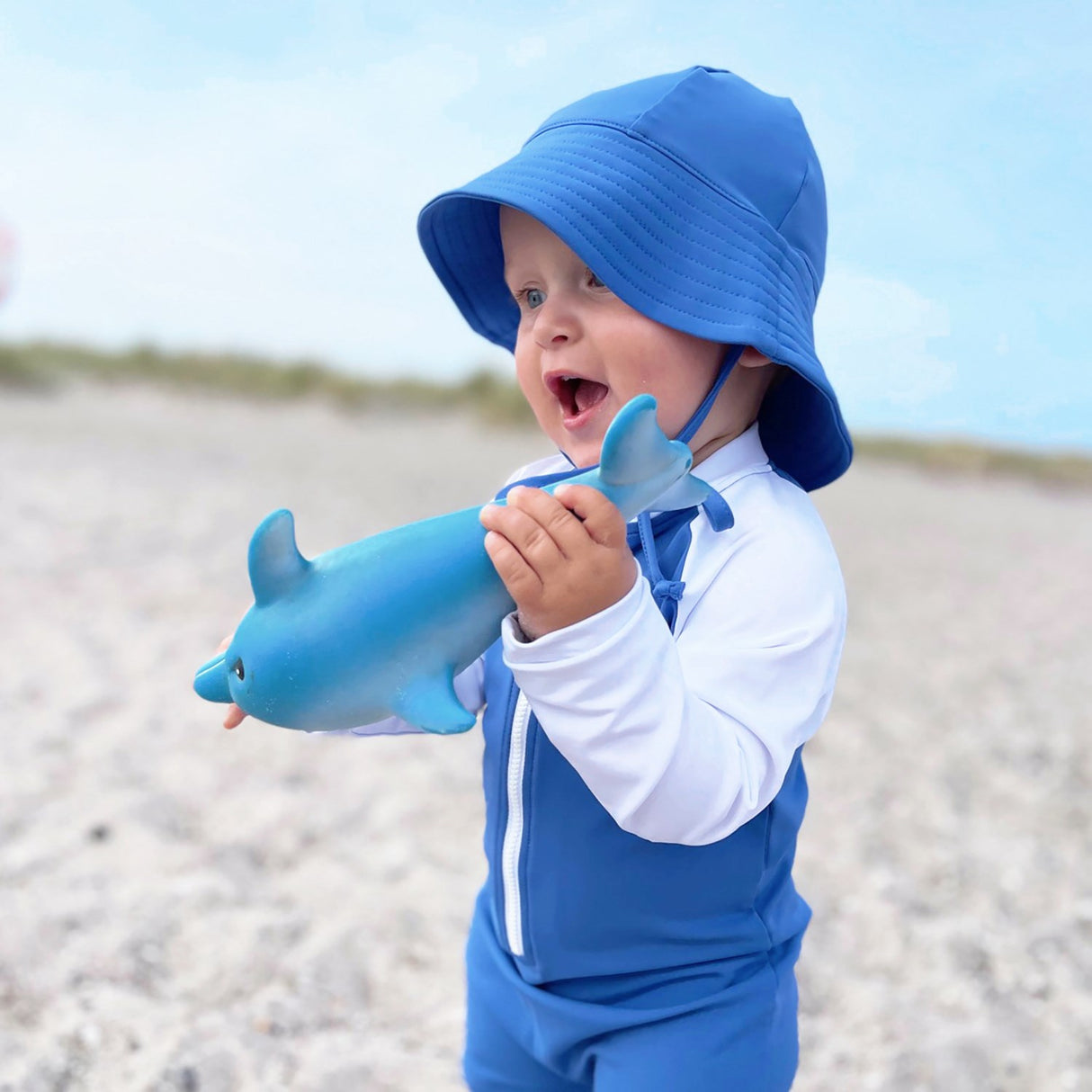 Petit Crabe Sapphire Frey Sun hat
