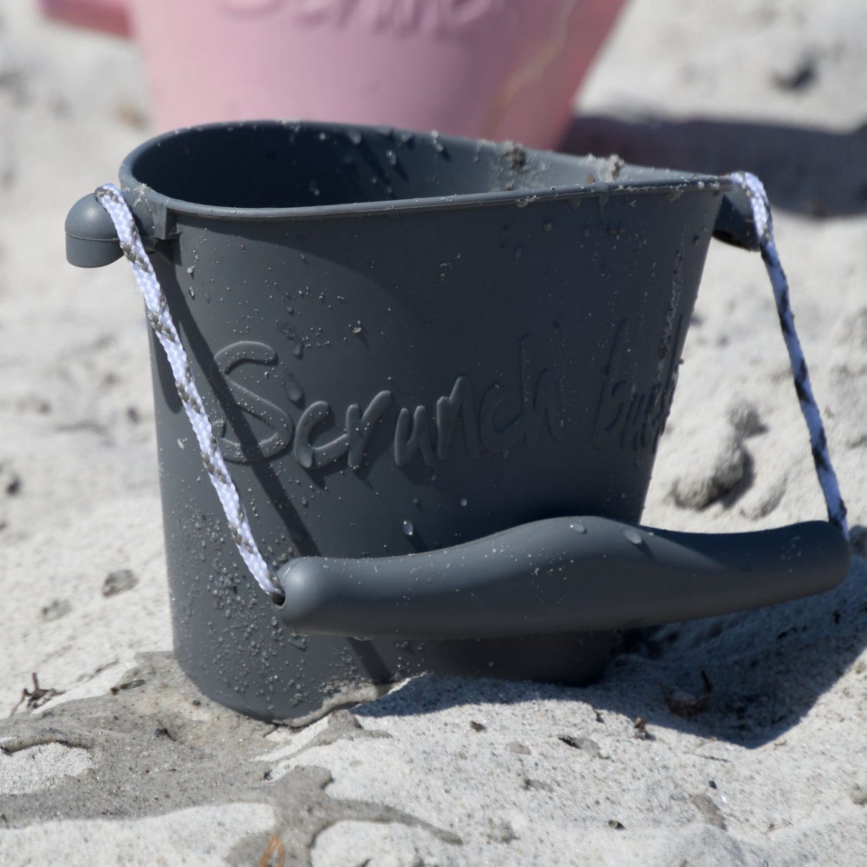 Scrunch & Follow The Duck Antrachite Bucket And Fishing Net Bundle