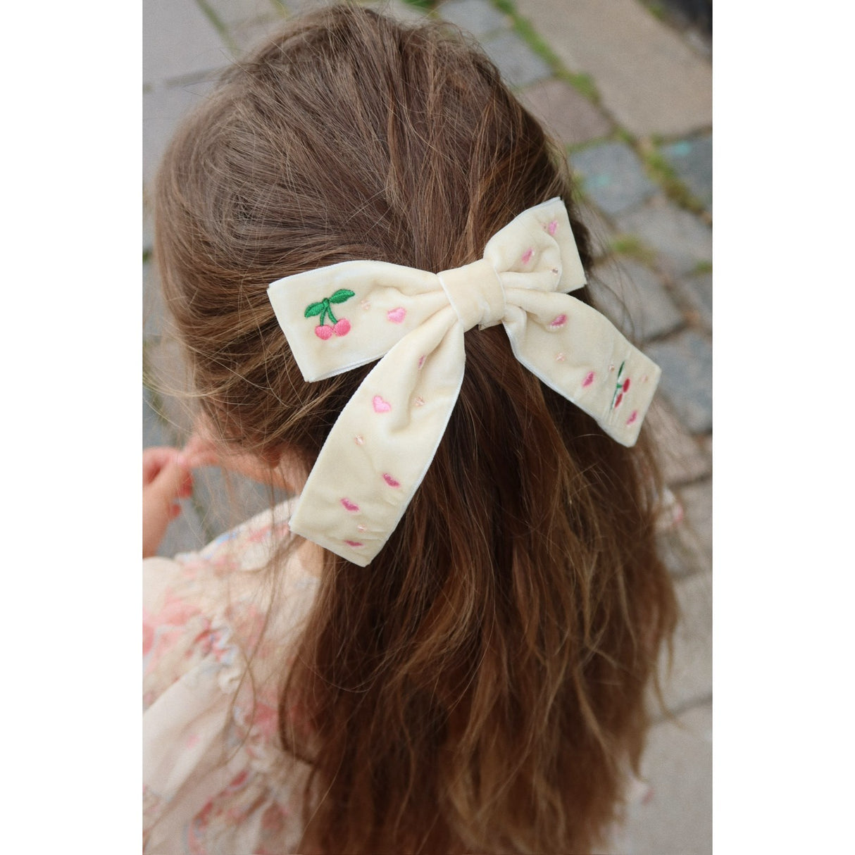 Konges Sløjd Pearled Ivory Velvet Bow Pearly Hair Clip