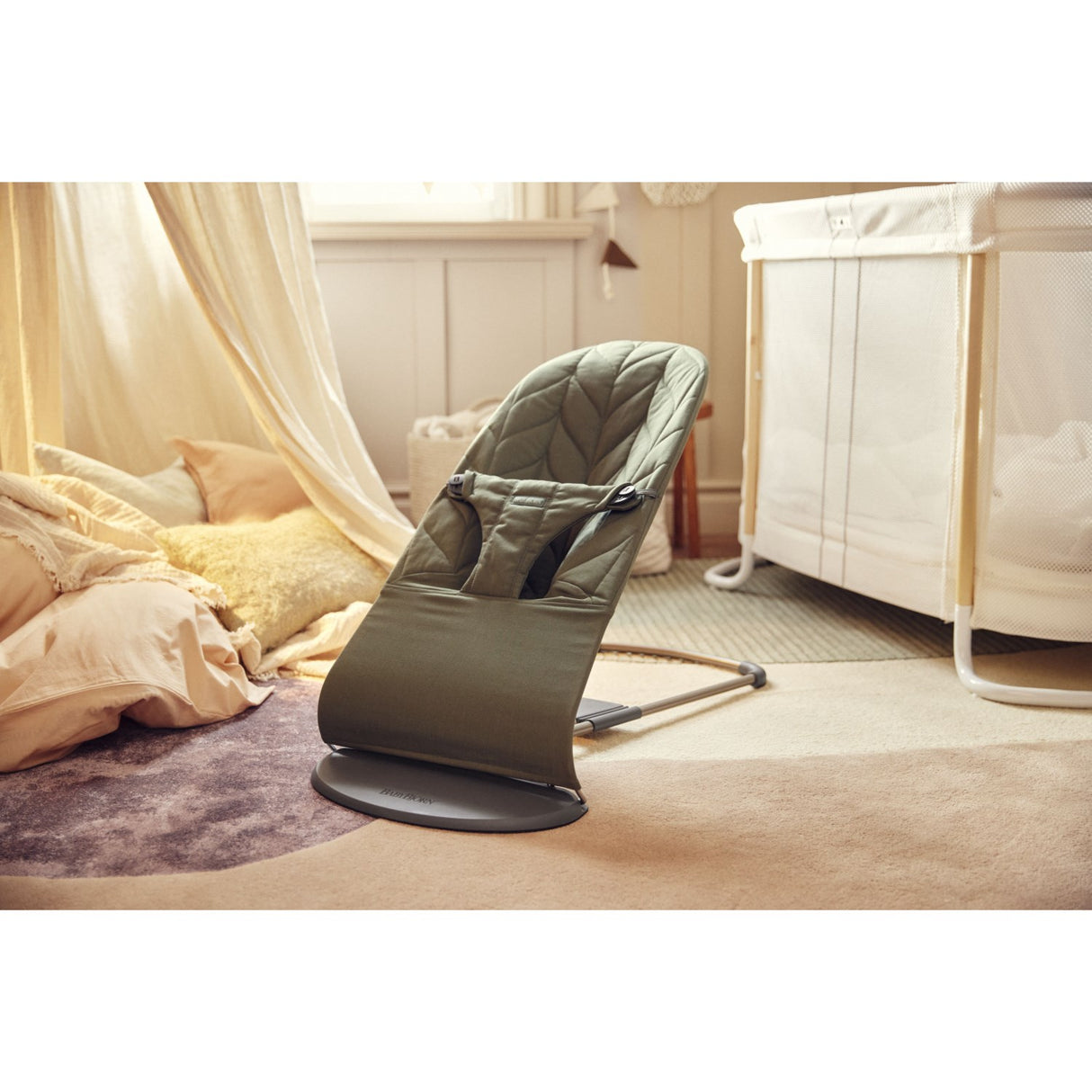 BabyBjörn Dark Green Bouncer Bliss - Woven, Flower Leaf Quilt