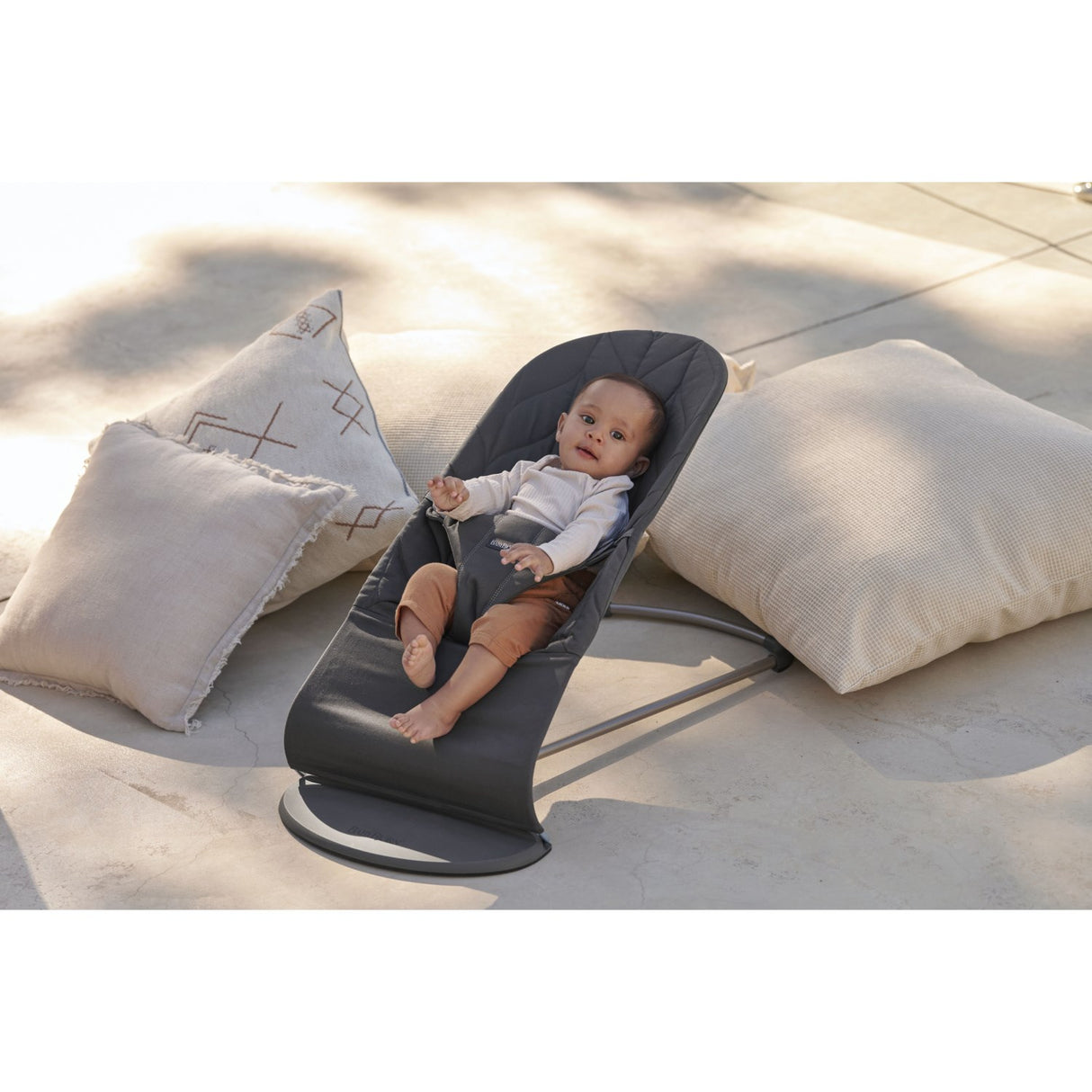 BabyBjörn Anthracite Grey Bouncer Bliss - Woven, Flower Leaf Quilt