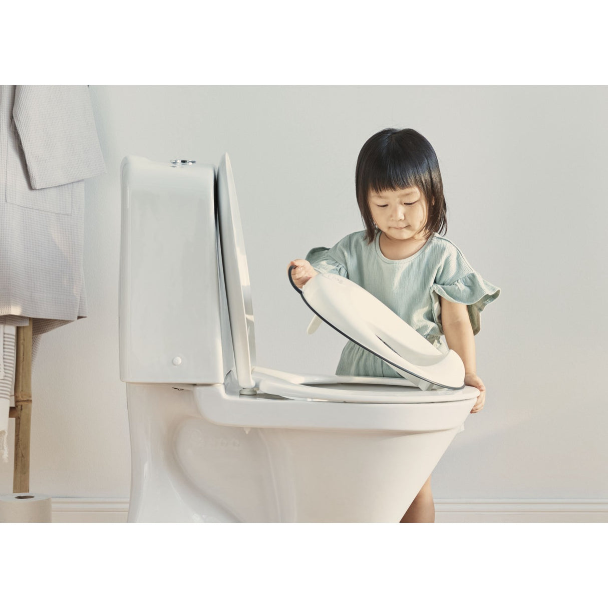 BabyBjörn White/Black Training Seat