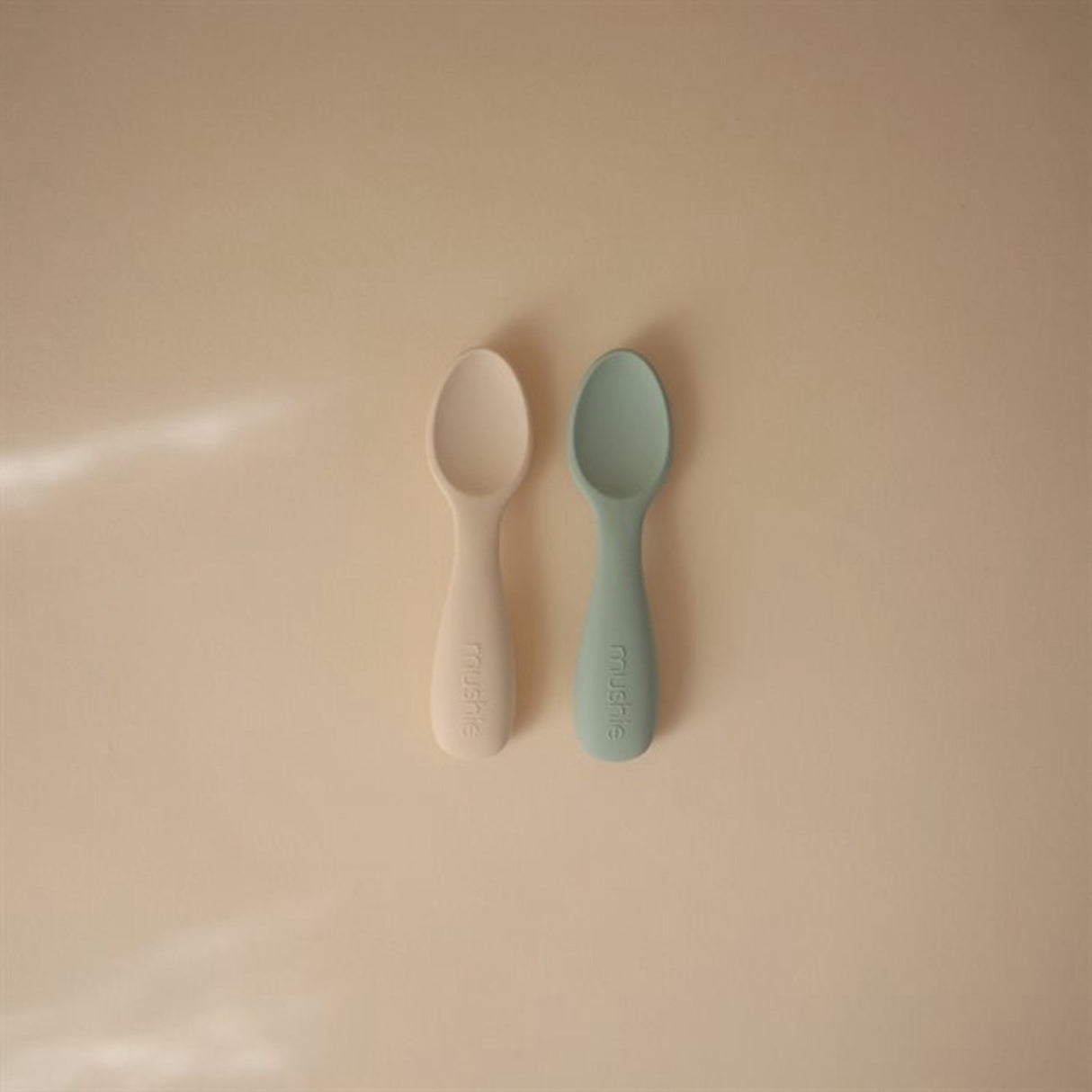 Mushie Cambridge Blue/Shifting Sand Toddler Starter Spoons 2-Pack