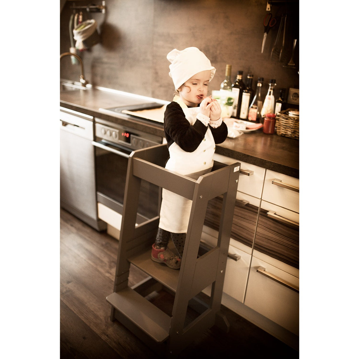 tiSsi® Grey Laquer Felix Learning Tower Solid Beech