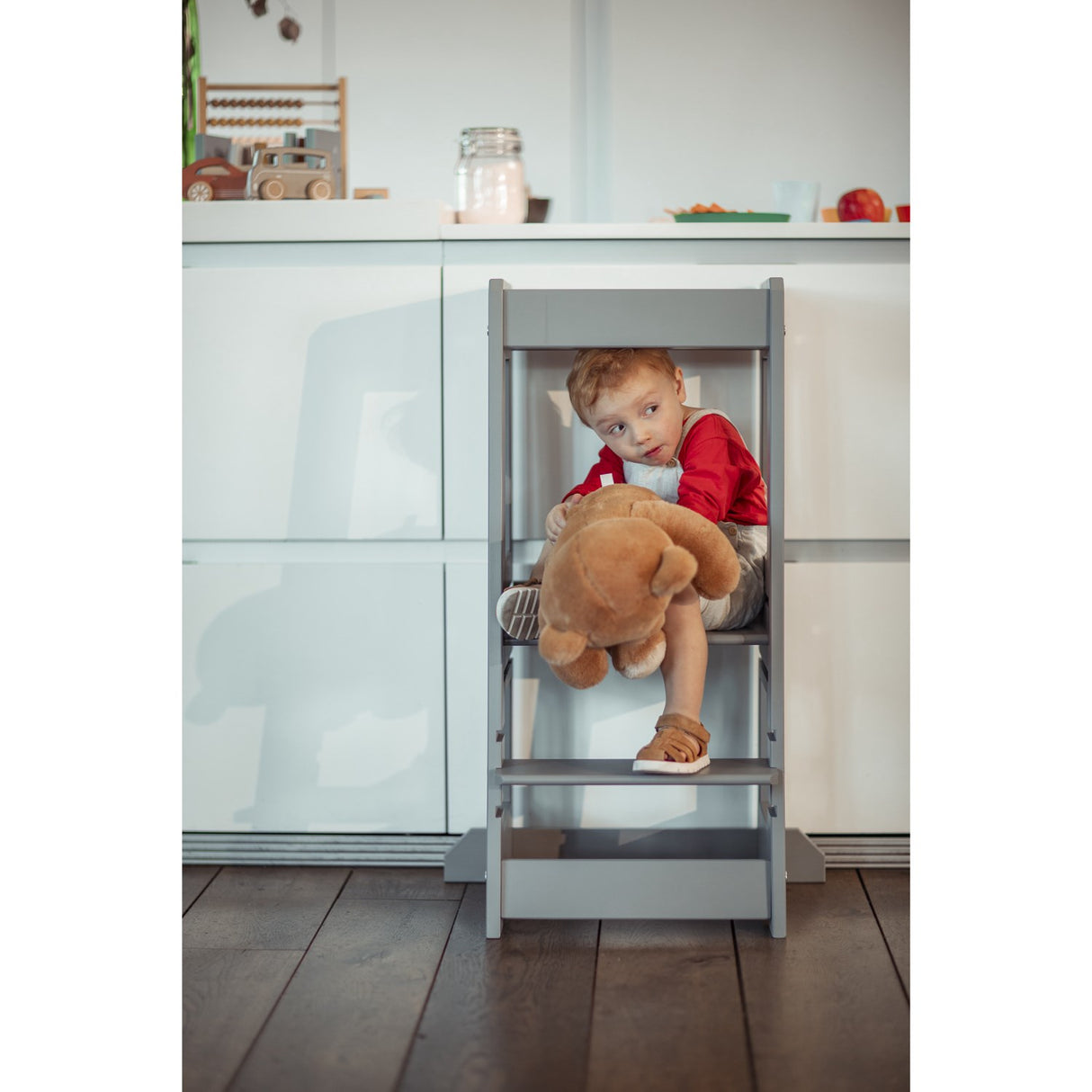 tiSsi® Stormy Grey Laquer Felix Learning Tower Solid Beech