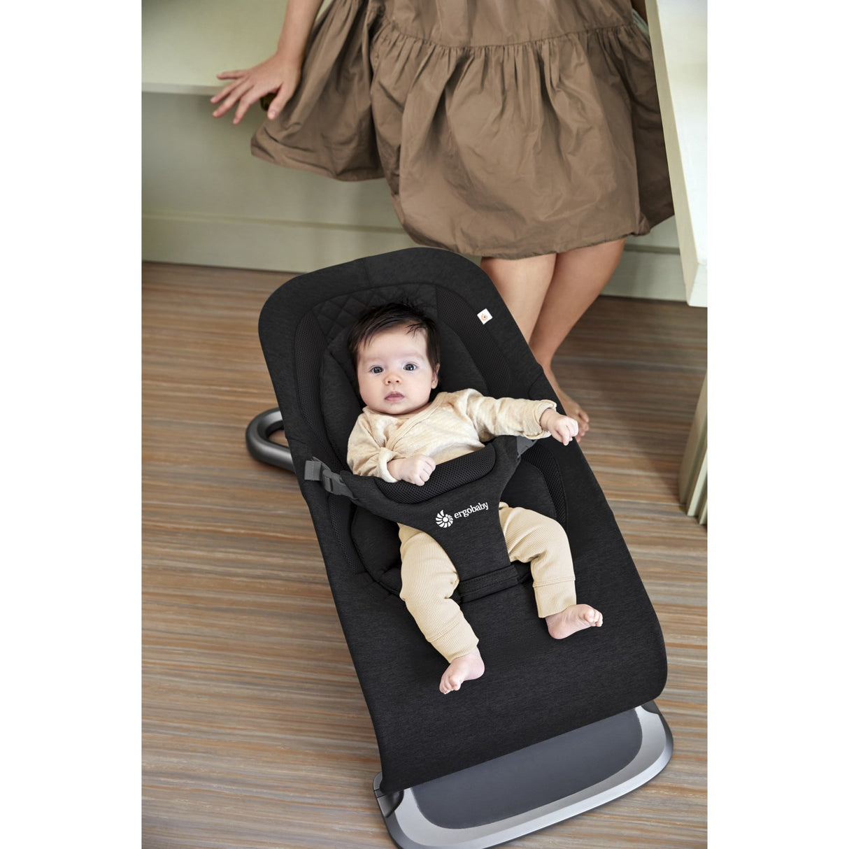 Ergobaby Onyx Black Evolve Bouncer