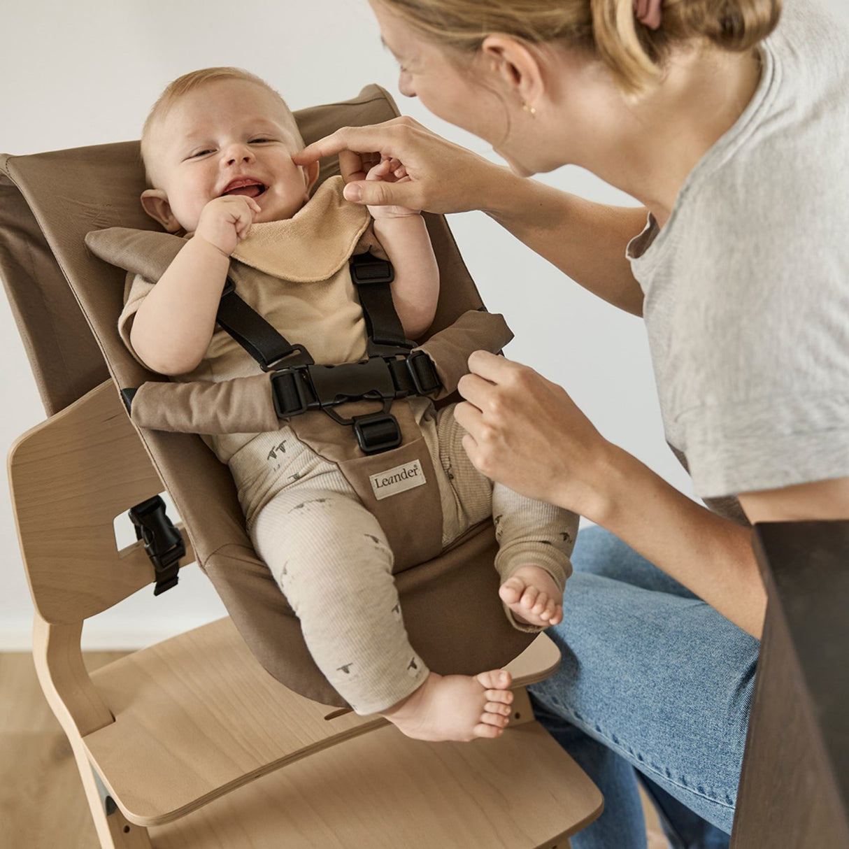 Leander Oak Nature Leander Louie™ High Chair Without Safety Bar