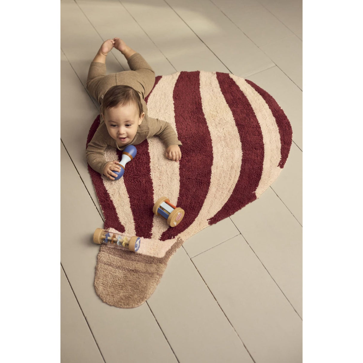 FILIBABBA Deeply Red Tufted Rug Air Balloon