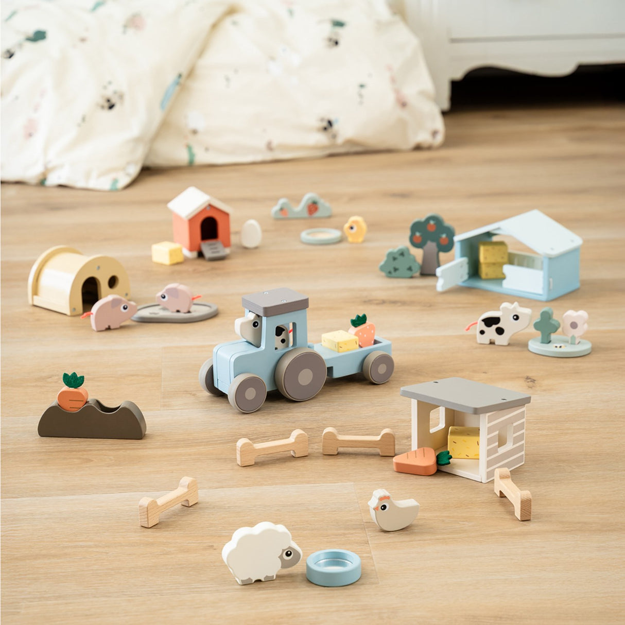 DonebyDeer Colour Mix Tiny Farm Playset Pigee