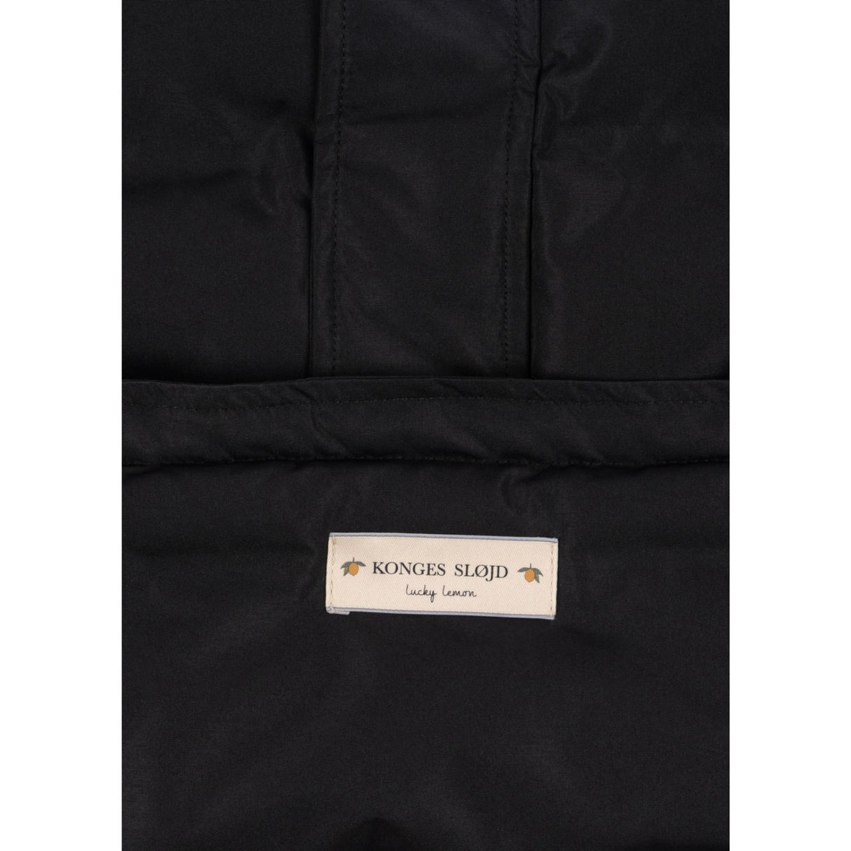 Konges Sløjd Black Nemuri Footmuff