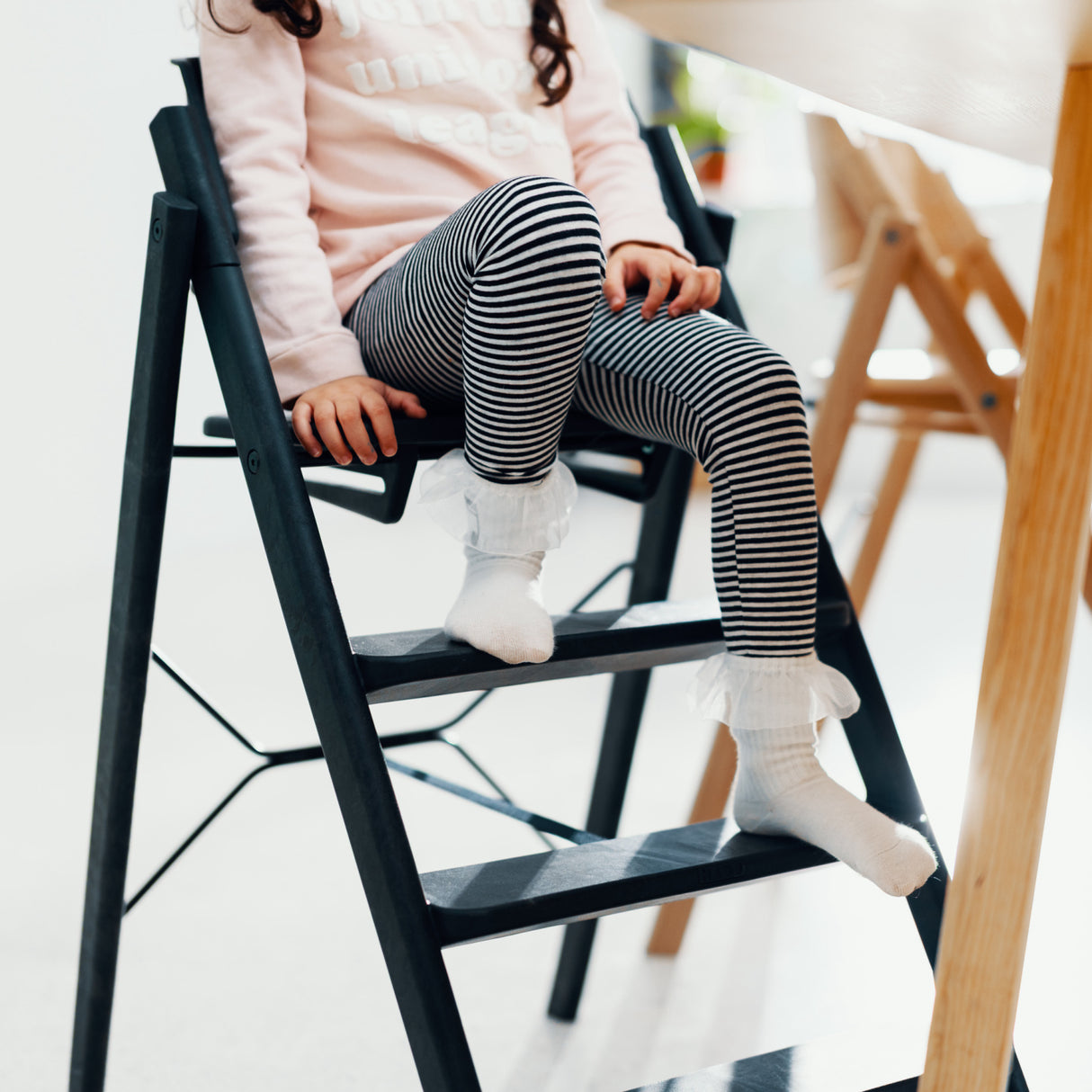 KAOS Charcoal Black Klapp High Chair Recycled With KLAPP® Safety Rail & Tray Bundle