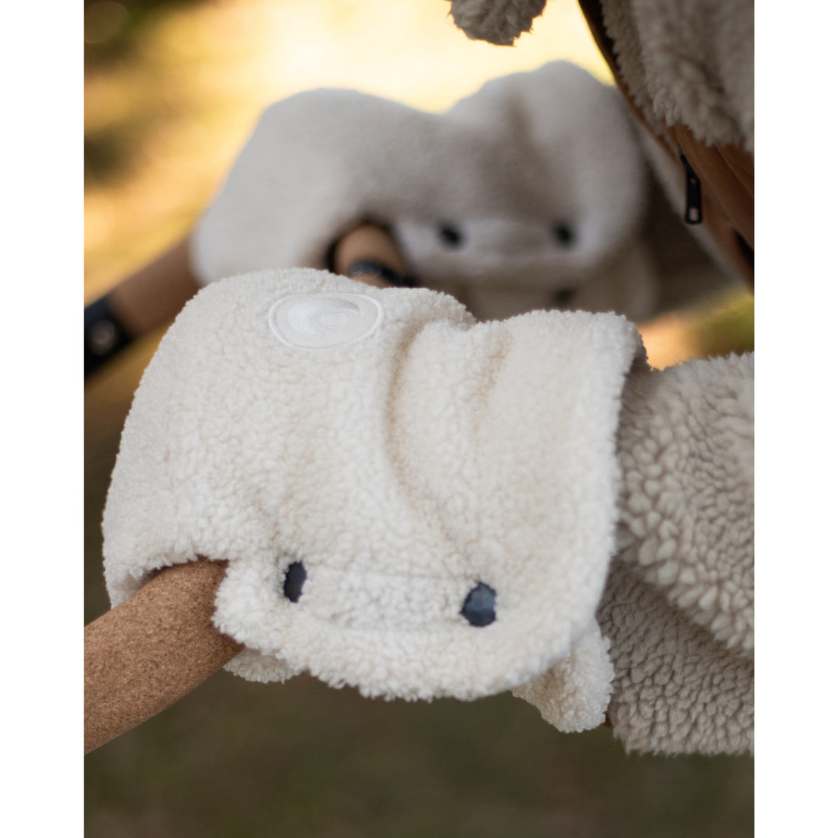 Easygrow Ivory Handmuff Teddy