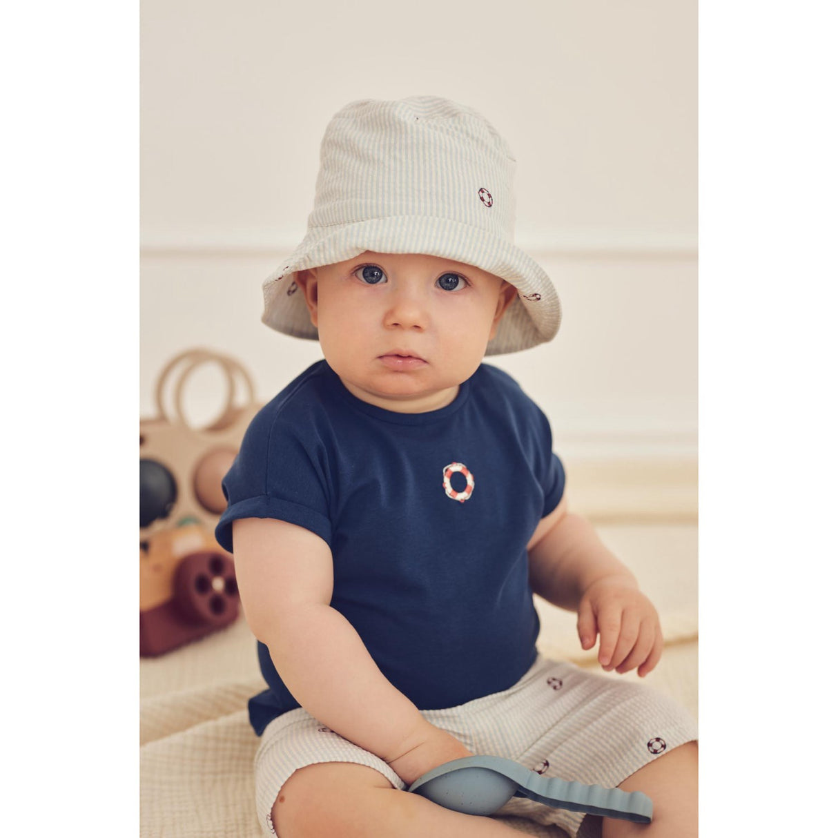 Müsli Tofu/ Ocean/ Mineral Red Seersucker Stripe Bucket Hat Baby