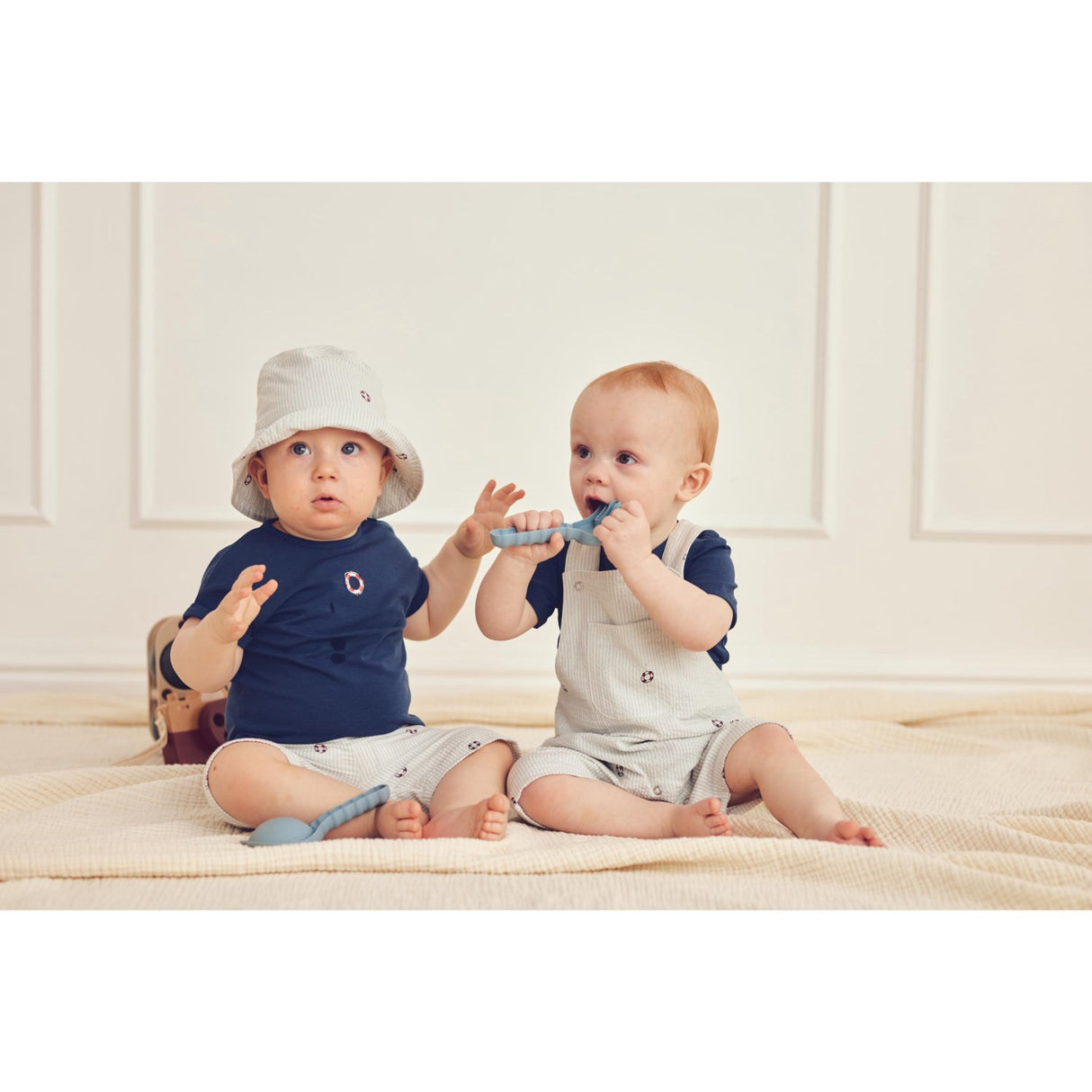 Müsli Tofu/ Ocean/ Mineral Red Seersucker Stripe Bucket Hat Baby