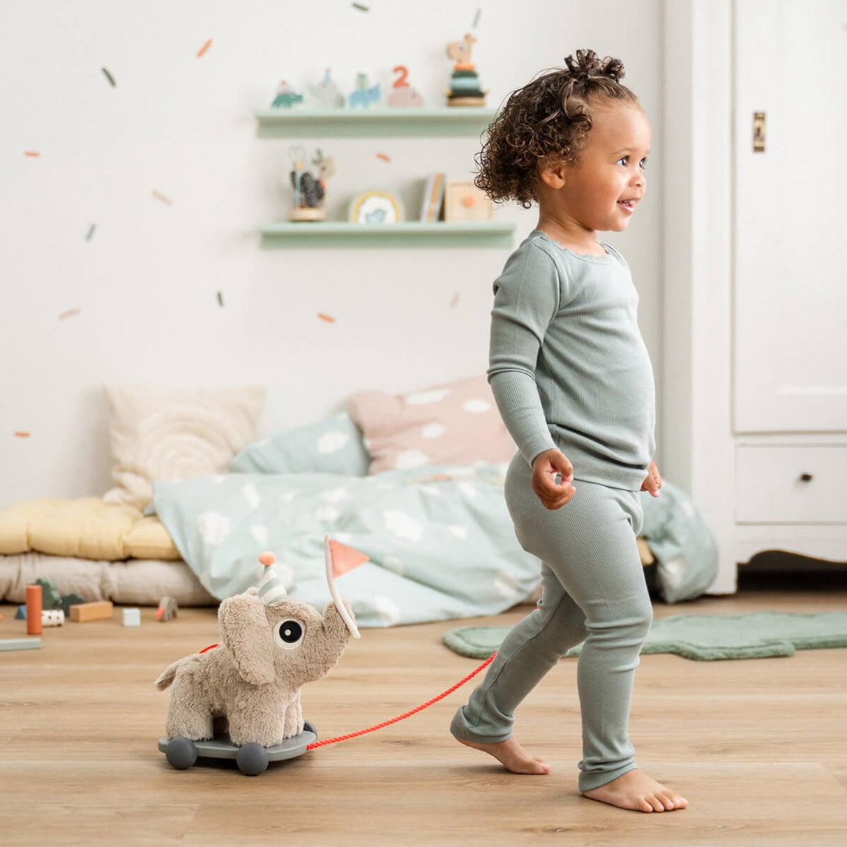 DonebyDeer Elphee Sand 2-I-1 Pull-Along Animal