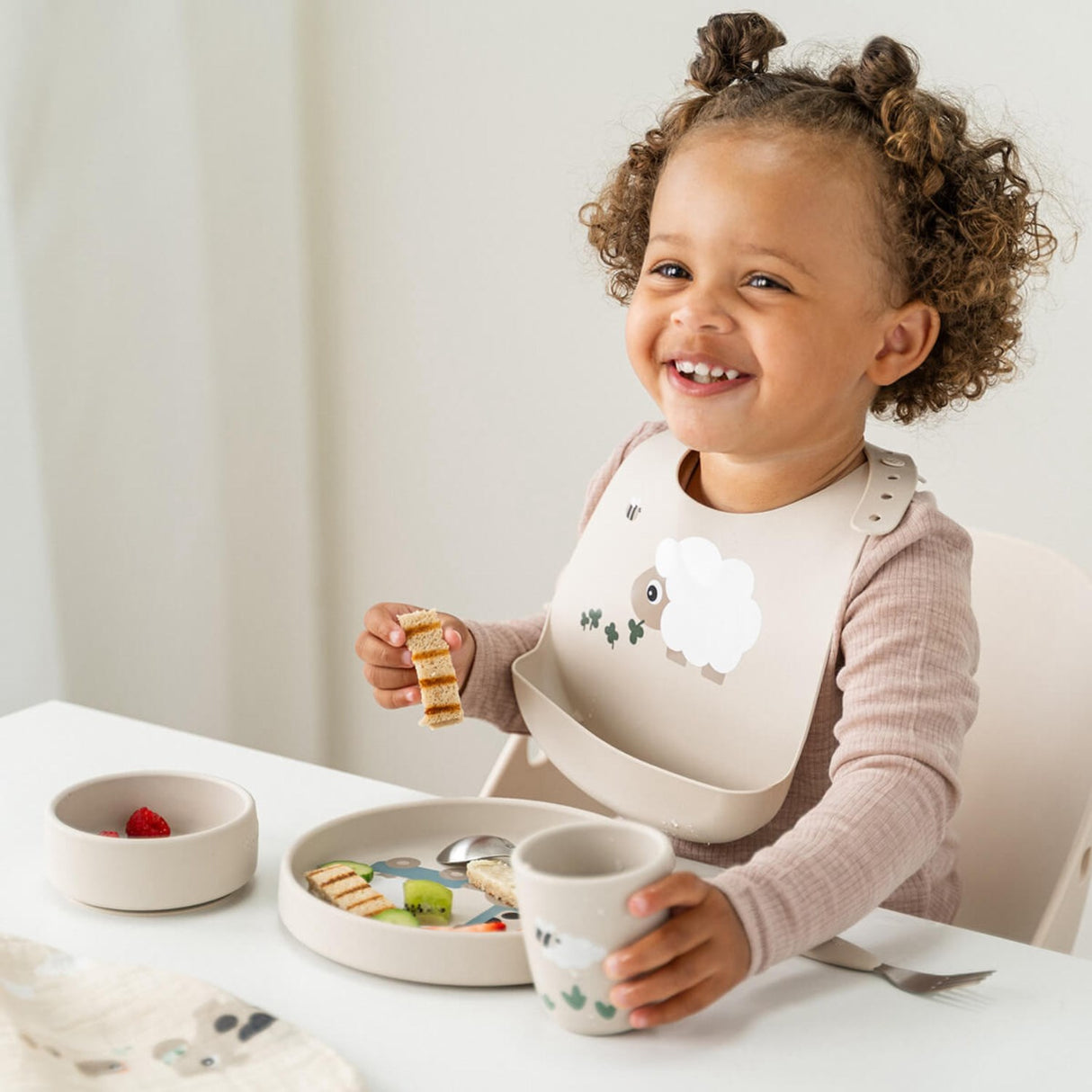 DonebyDeer Tiny Farm Sand Stick&Stay Dinner Set