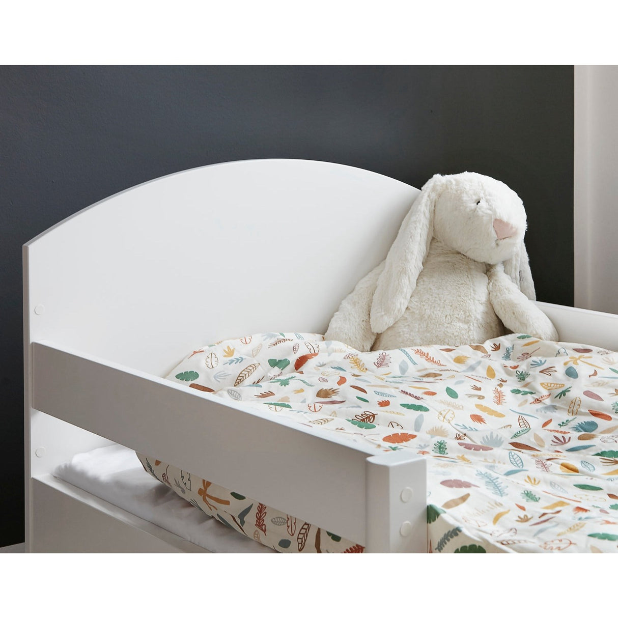 Manis-h Snow White Junior Bed